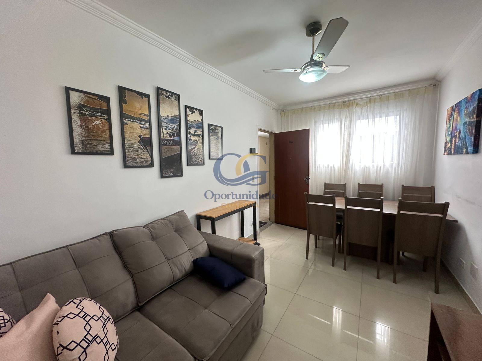 Apartamento na Praia das Pitangueiras, Guarujá - SP
