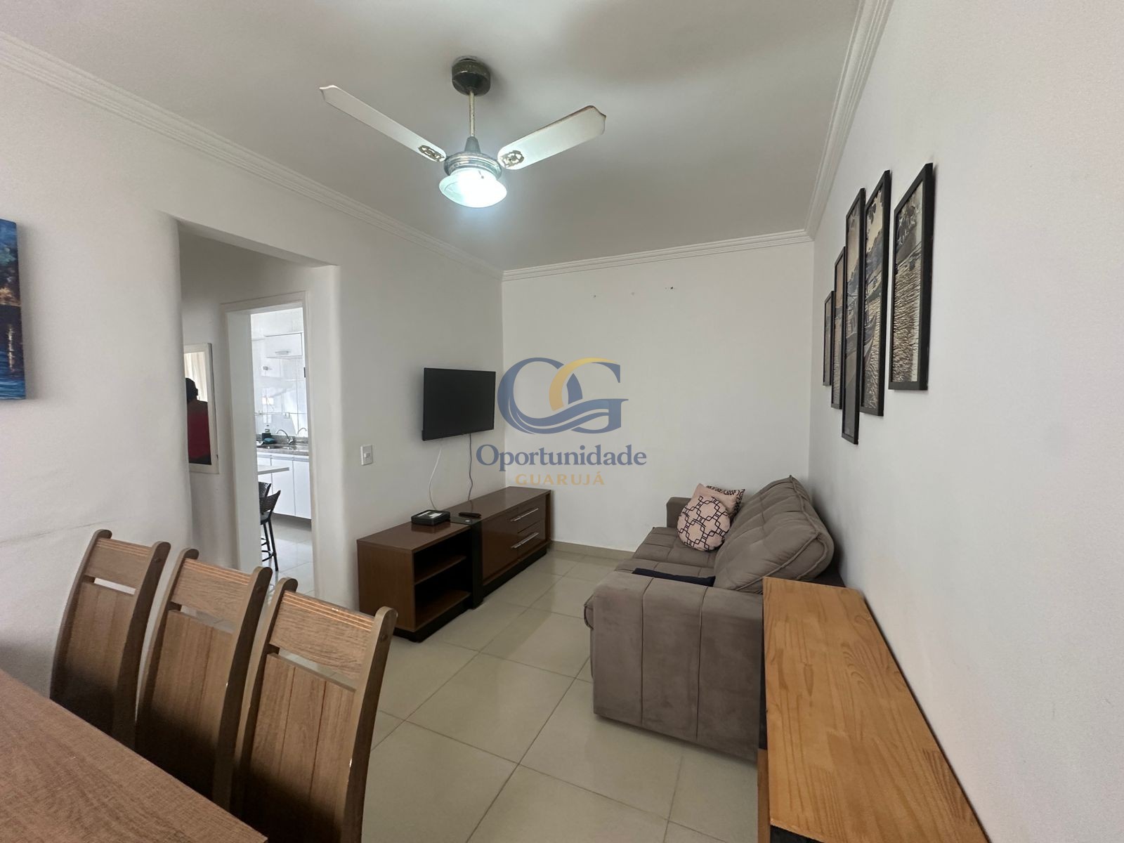 Apartamento na Praia das Pitangueiras, Guarujá - SP