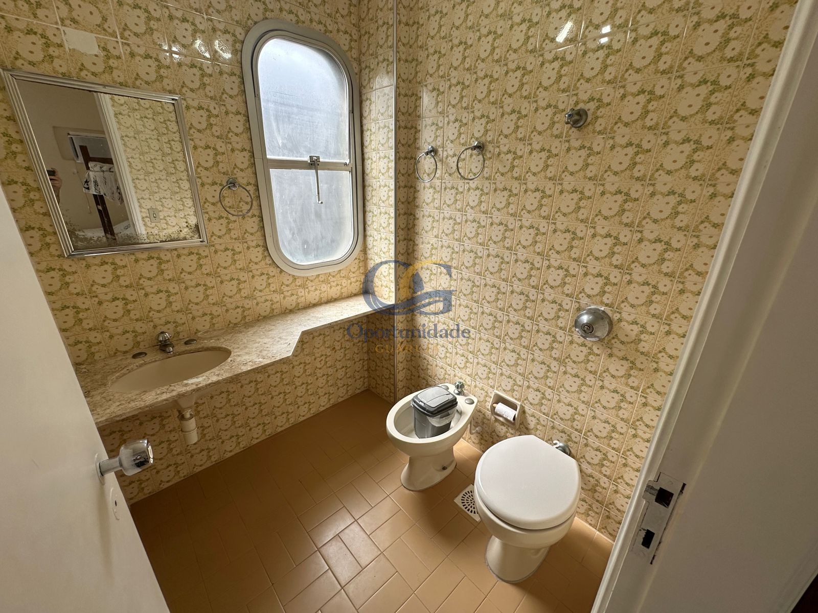 Apartamento na Praia da Enseada, Guarujá - SP