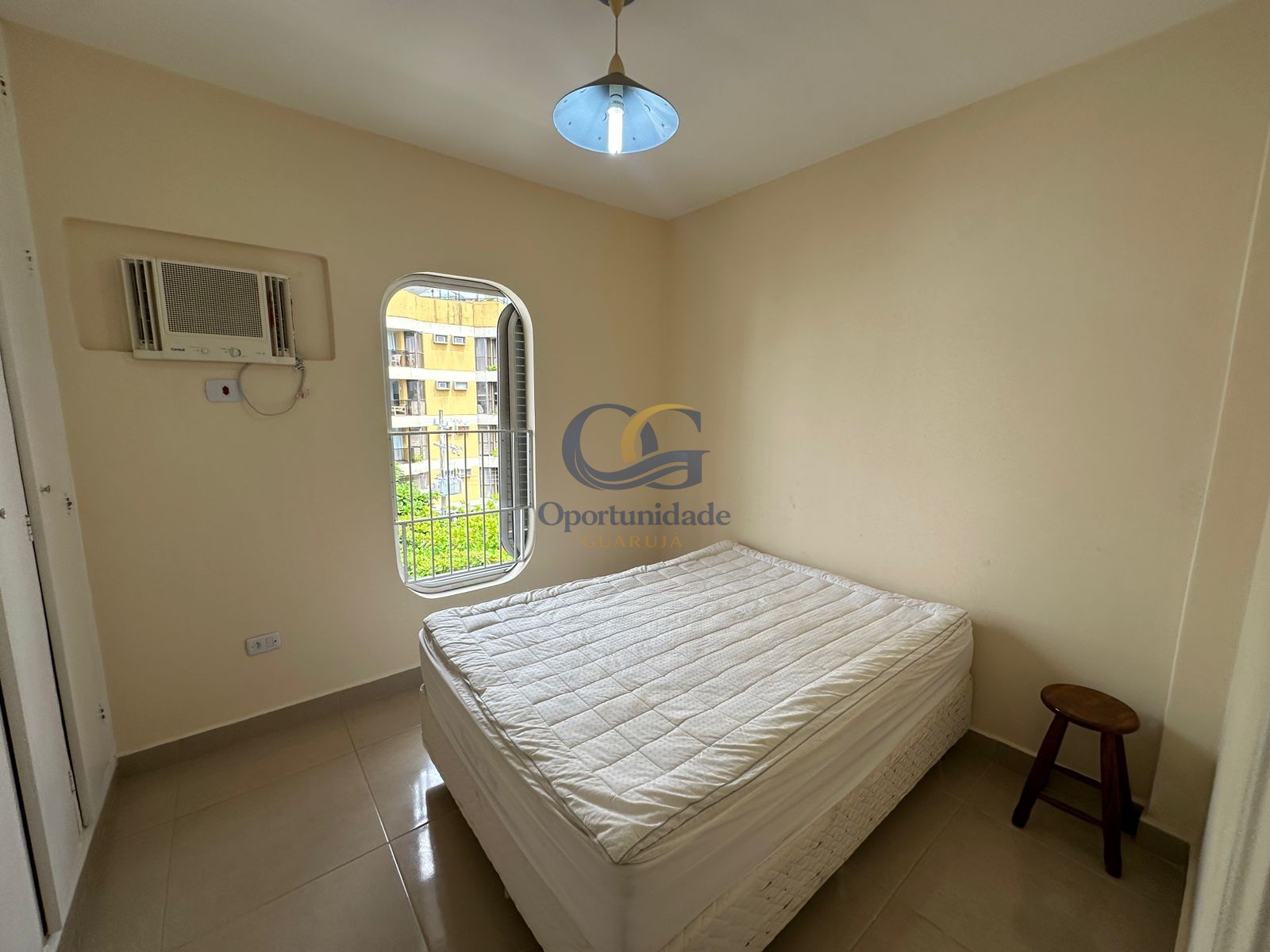 Apartamento na Praia da Enseada, Guarujá - SP