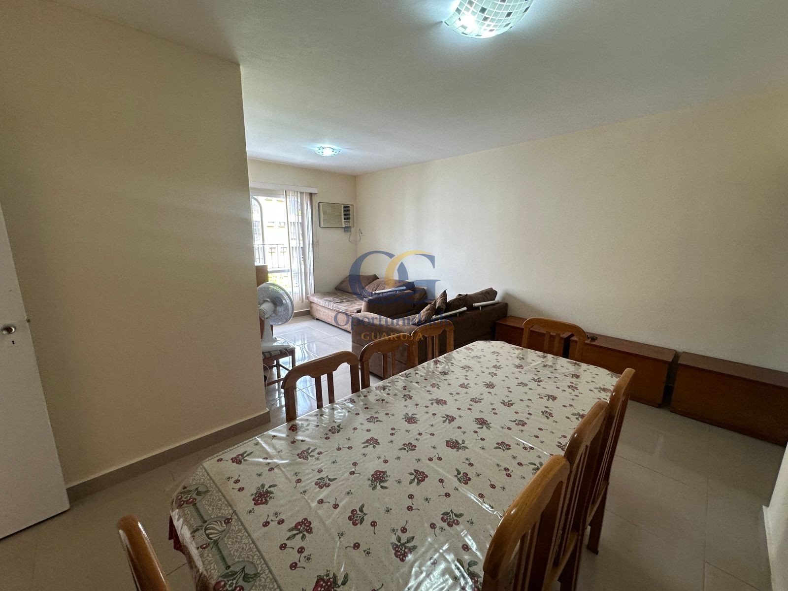 Apartamento na Praia da Enseada, Guarujá - SP