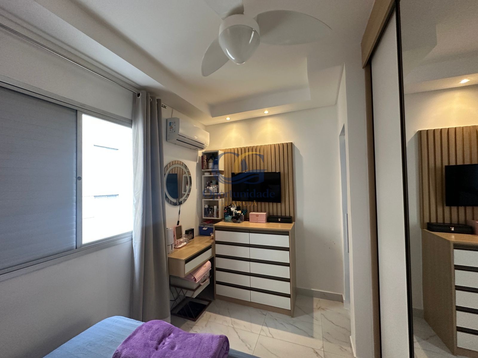 Apartamento na Praia das Pitangueiras, Guarujá - SP