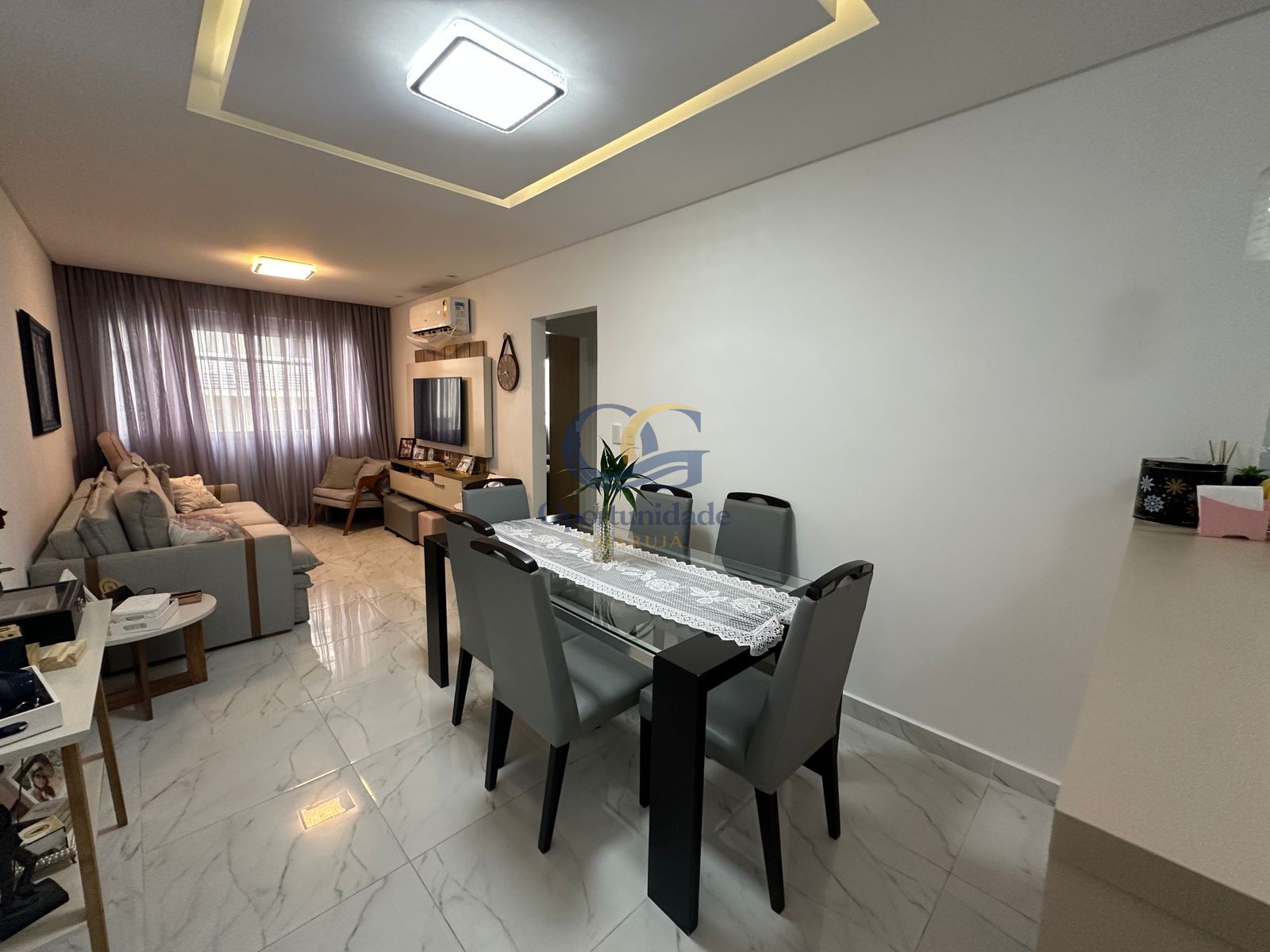 Apartamento na Praia das Pitangueiras, Guarujá - SP