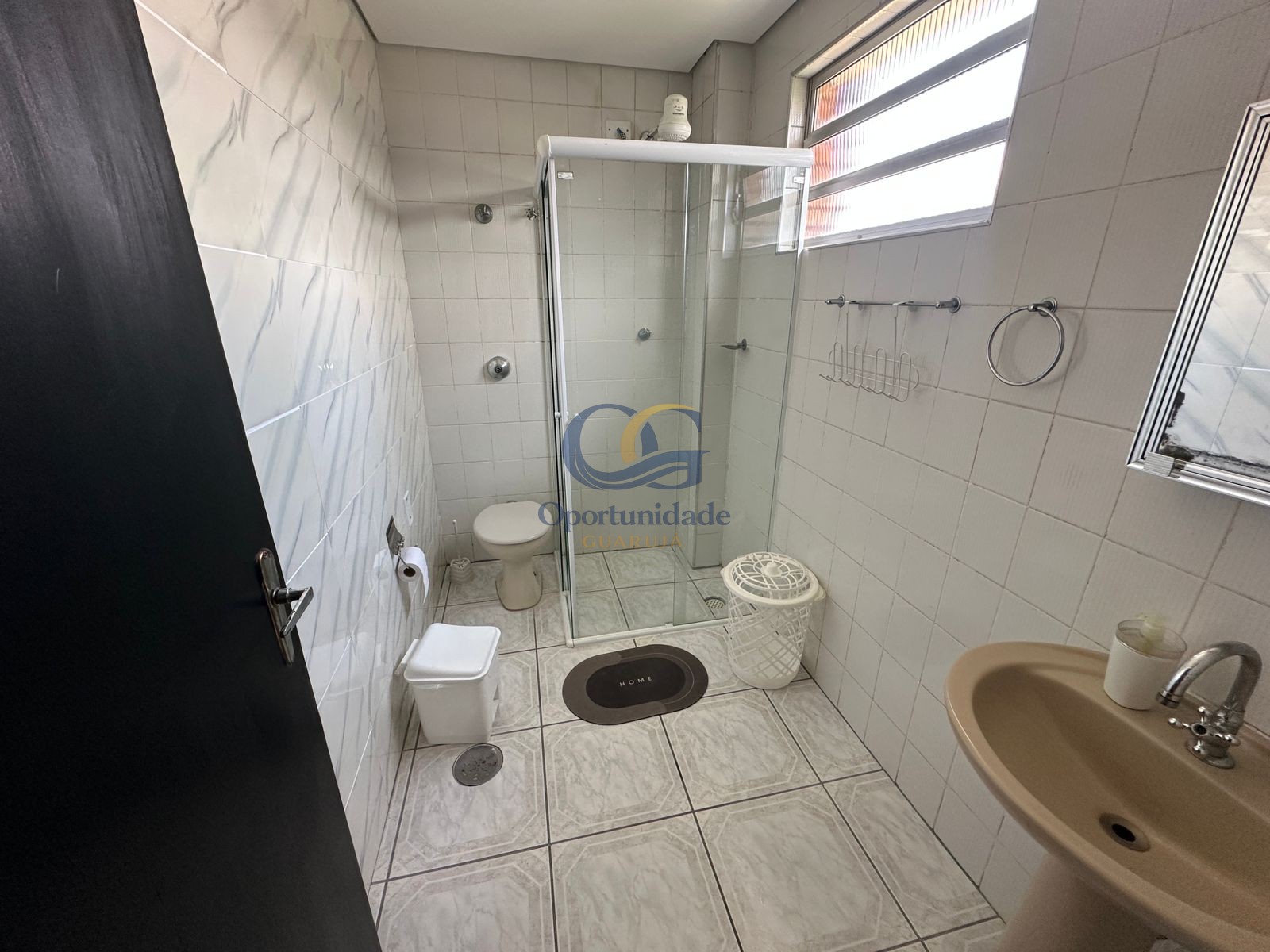 Apartamento na Praia da Enseada, Guarujá - SP