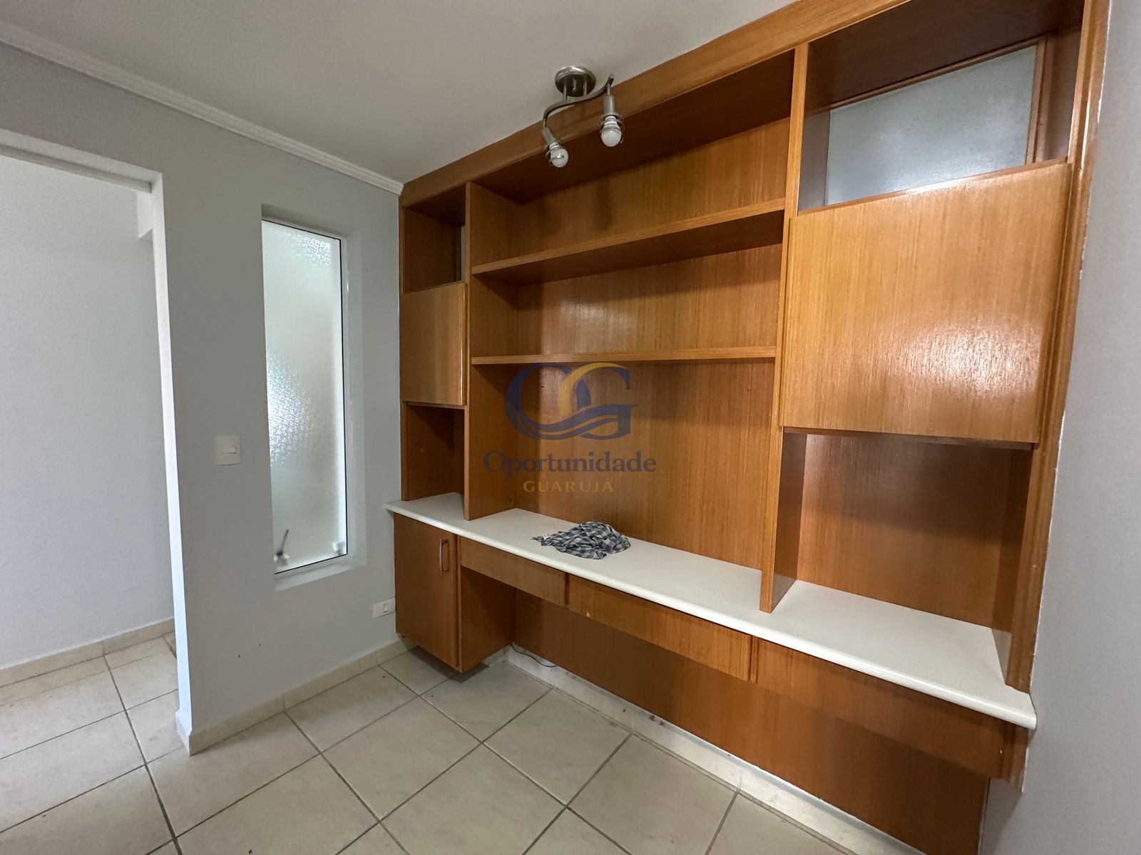 Apartamento na Praia das Pitangueiras, Guarujá - SP
