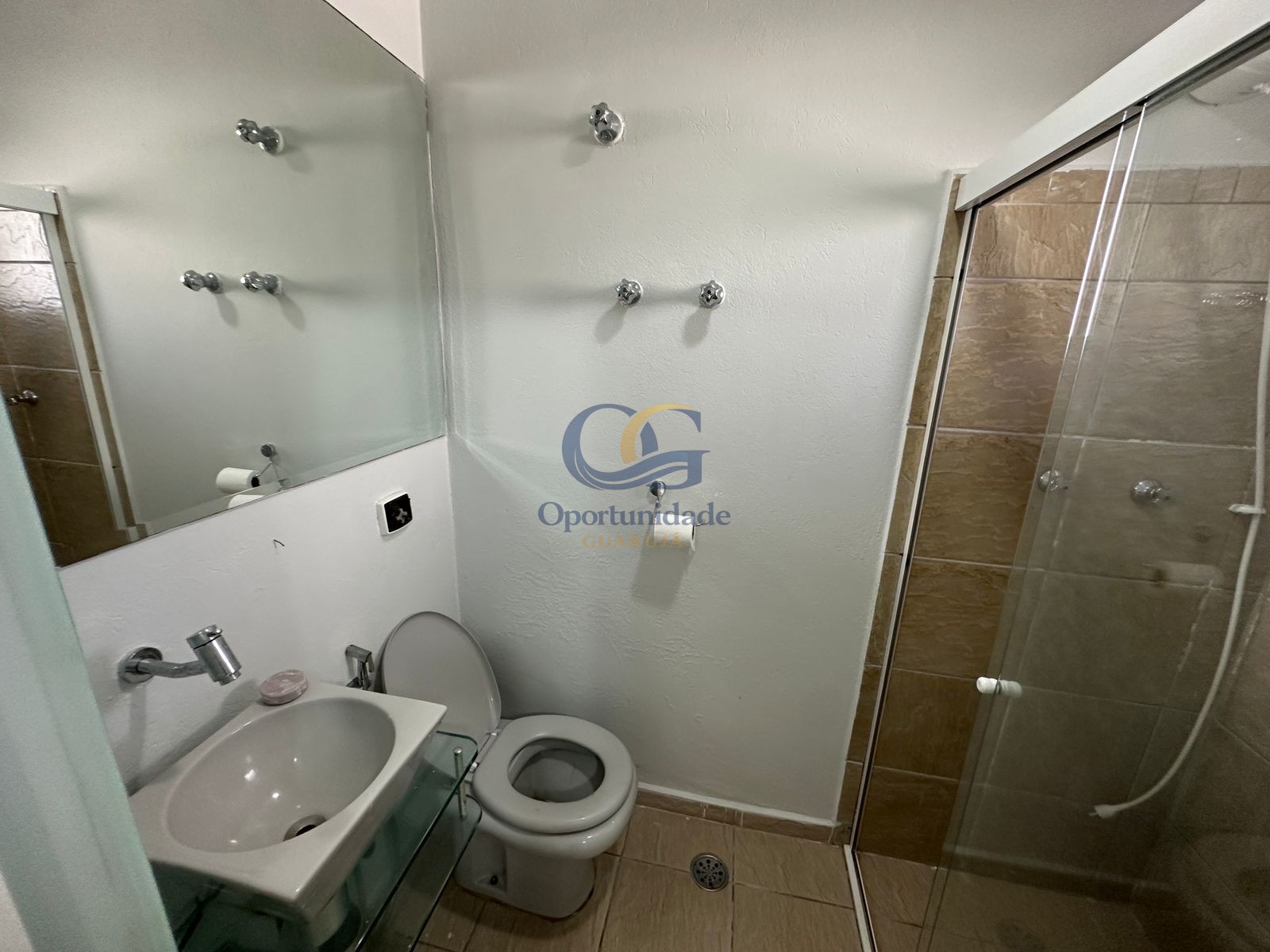 Apartamento na Praia das Pitangueiras, Guarujá - SP