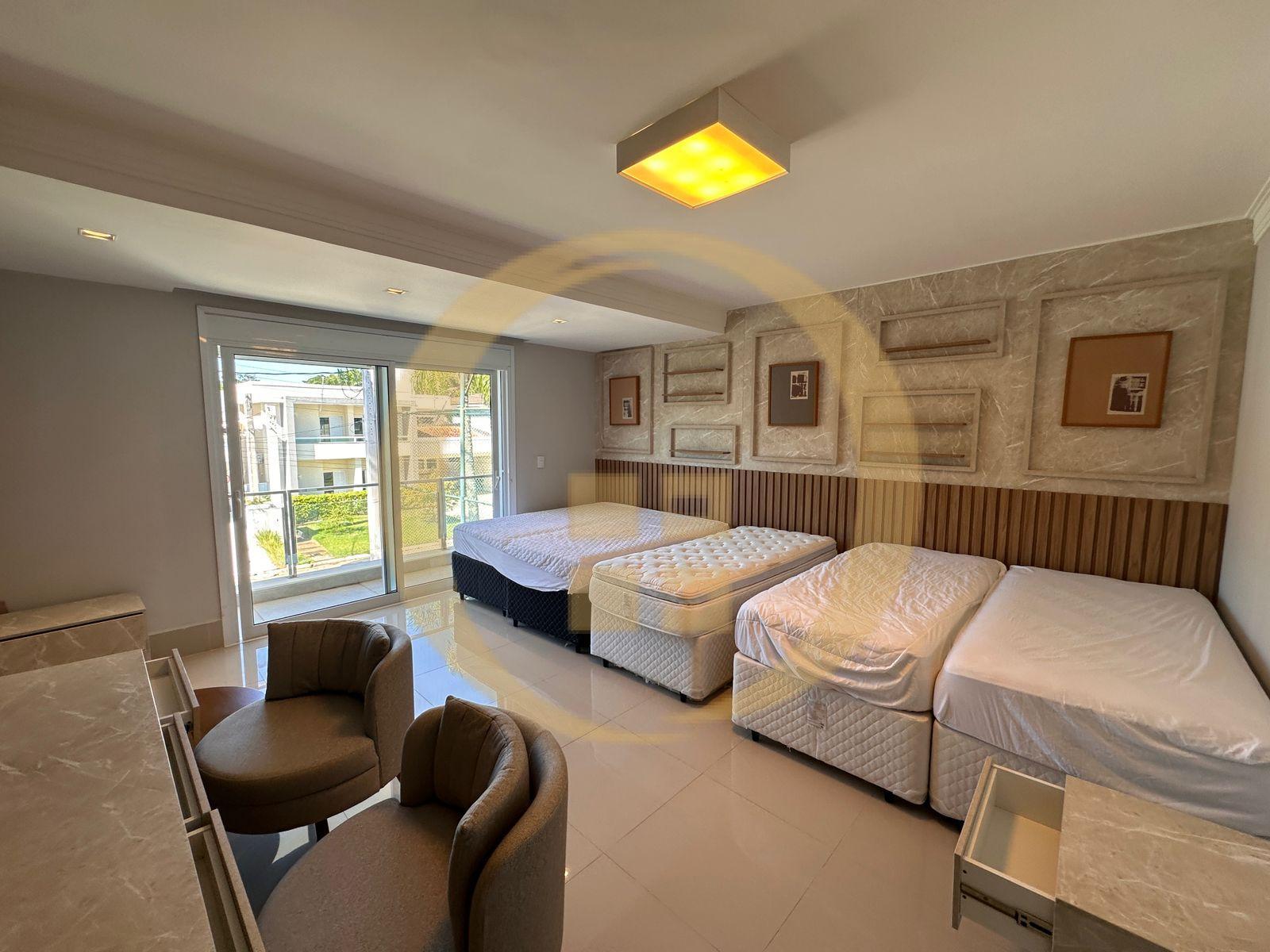 Casa-5-dormitorios-Jardim Acapulco