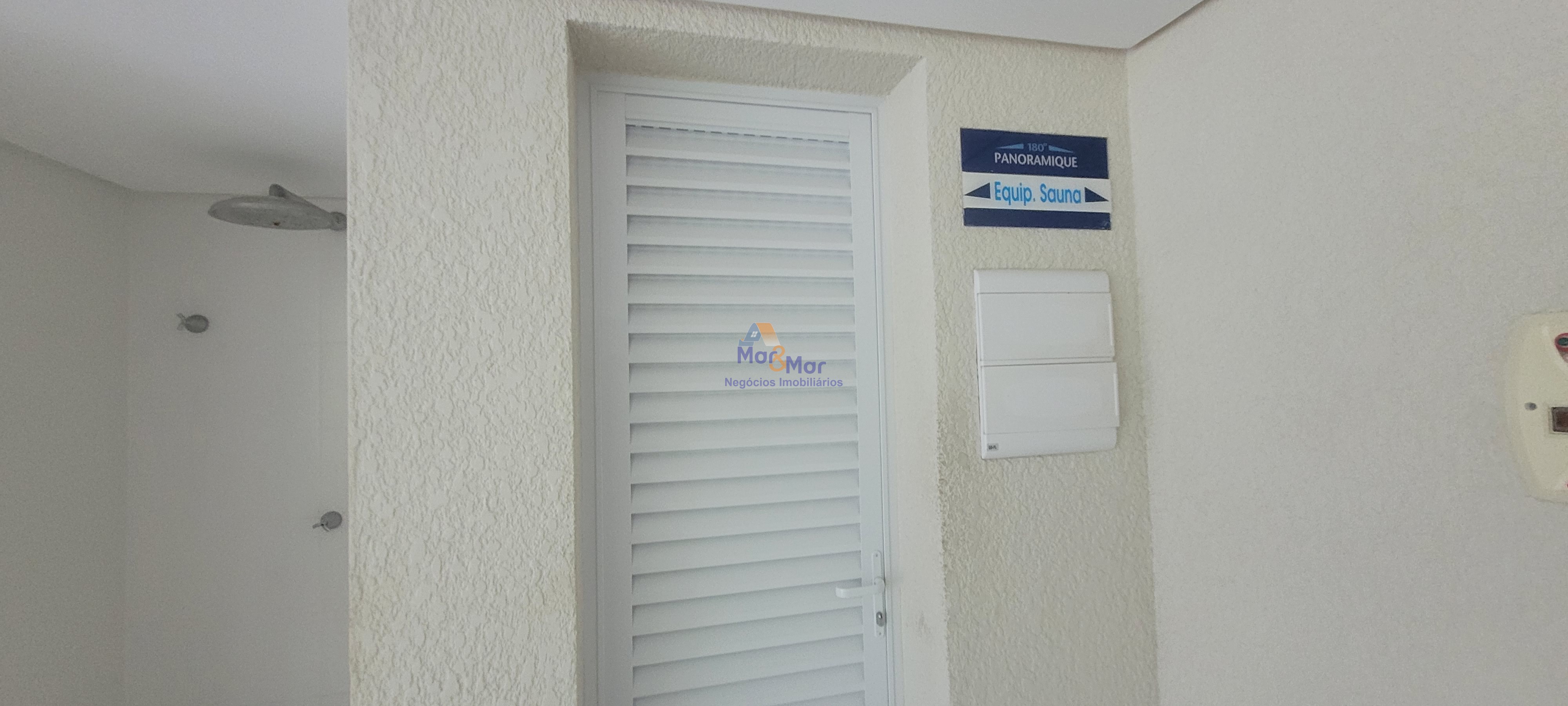 Apartamento na Praia da Enseada, Guarujá - SP