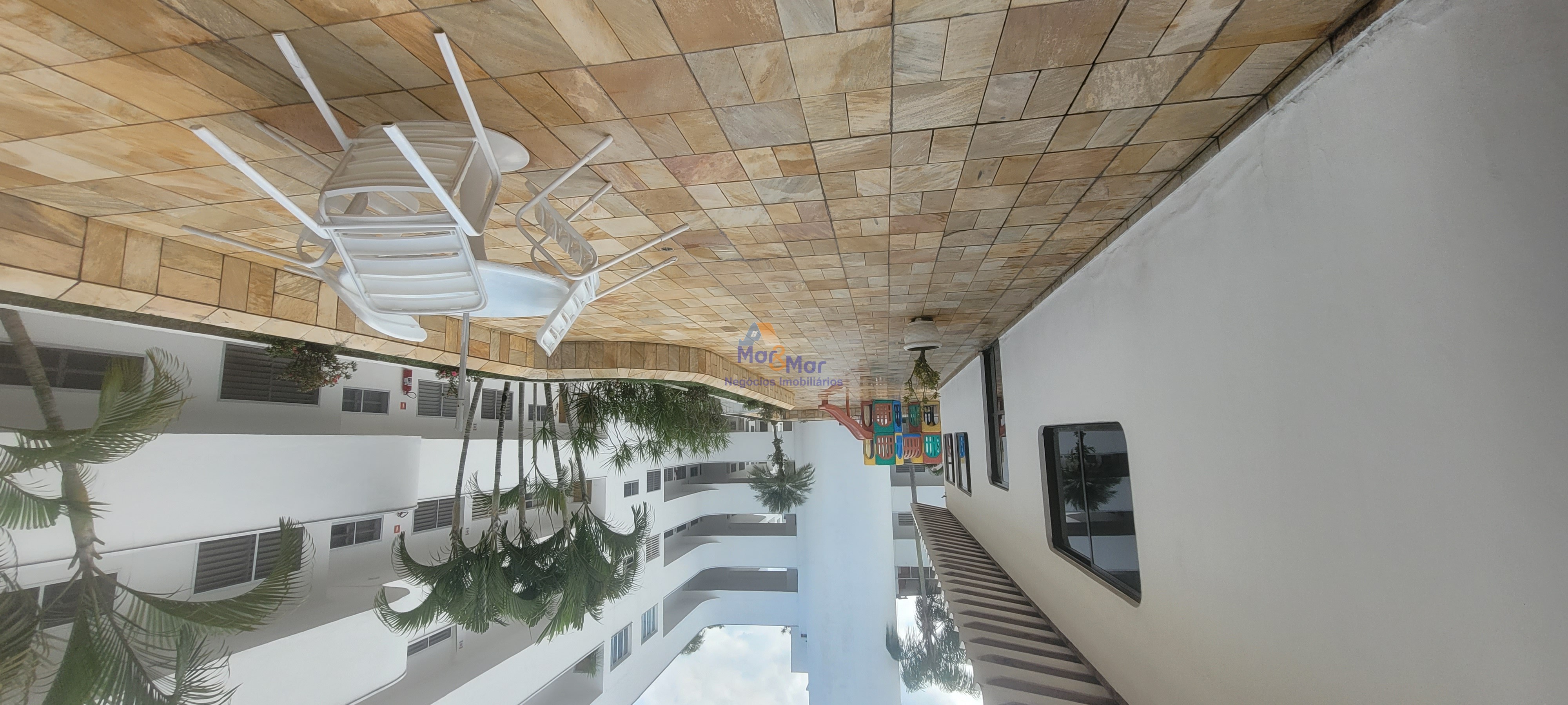 Apartamento à Venda na Praia da Enseada!