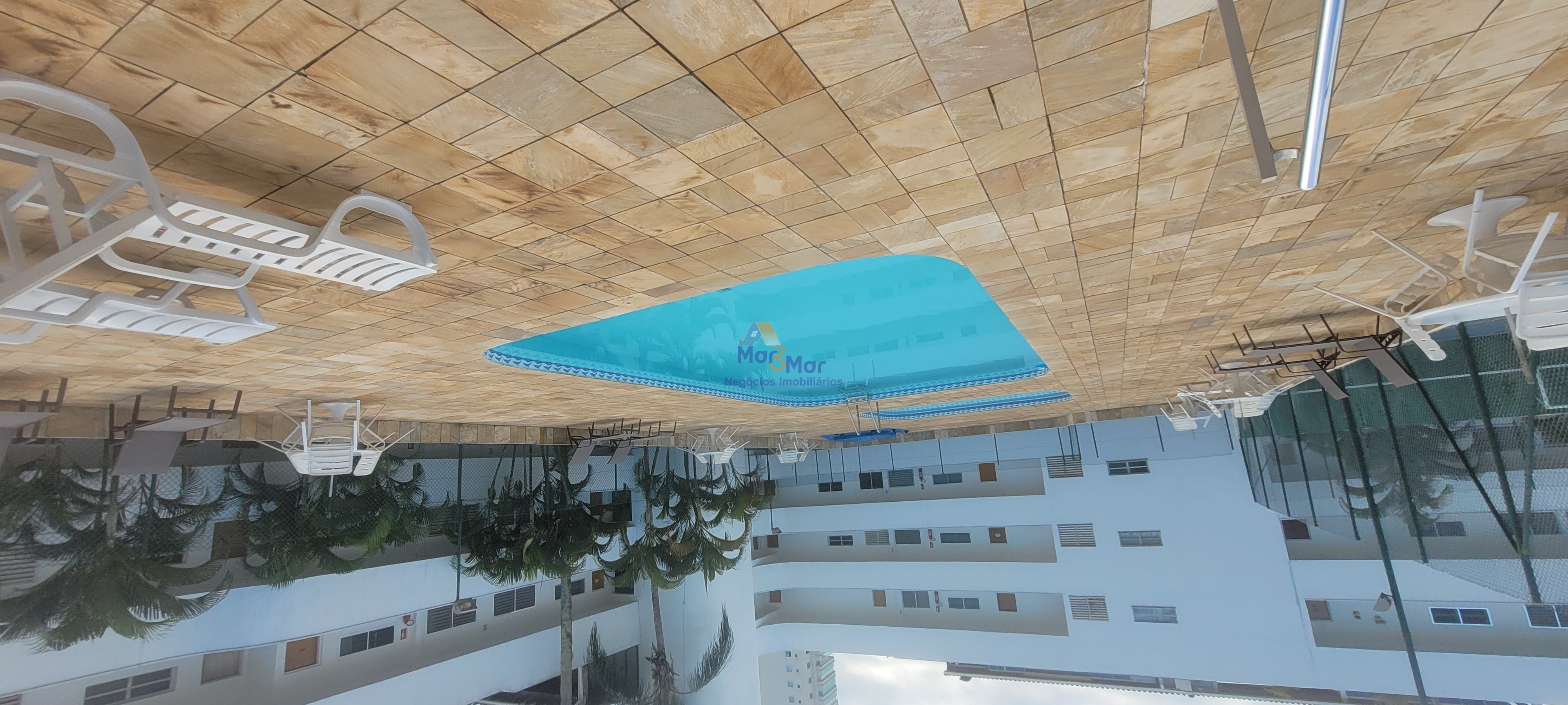 Apartamento à Venda na Praia da Enseada!