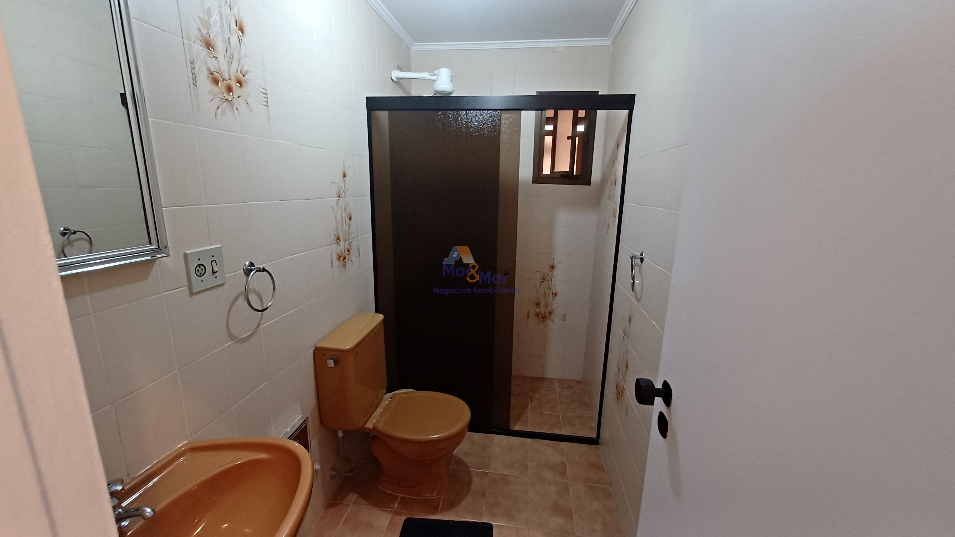 Apartamento na Praia da Enseada, Guarujá - SP