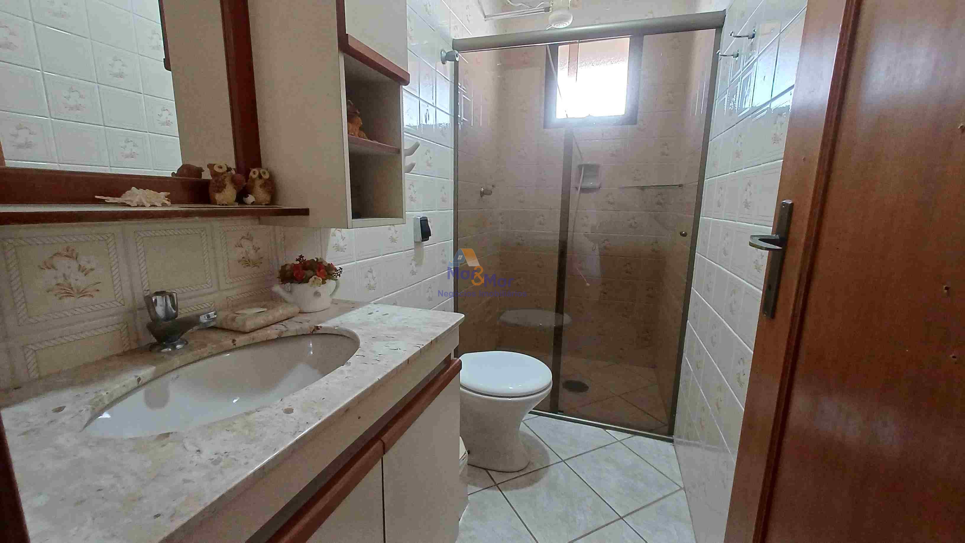 Apartamento na Praia da Enseada, Guarujá - SP