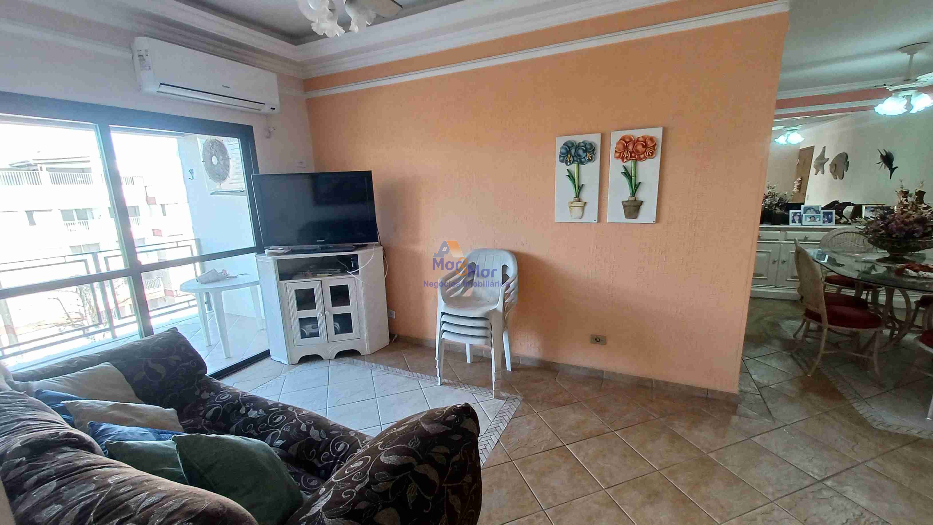 Apartamento na Praia da Enseada, Guarujá - SP