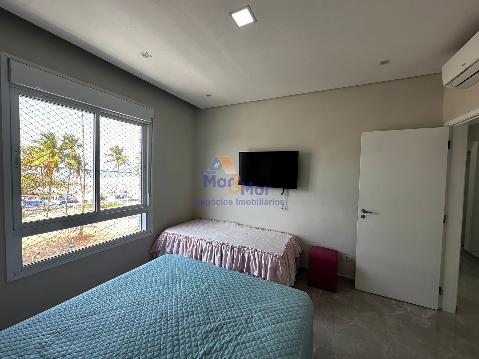 Apartamento Frente ao Mar nas Pitangueiras, Guarujá - SP