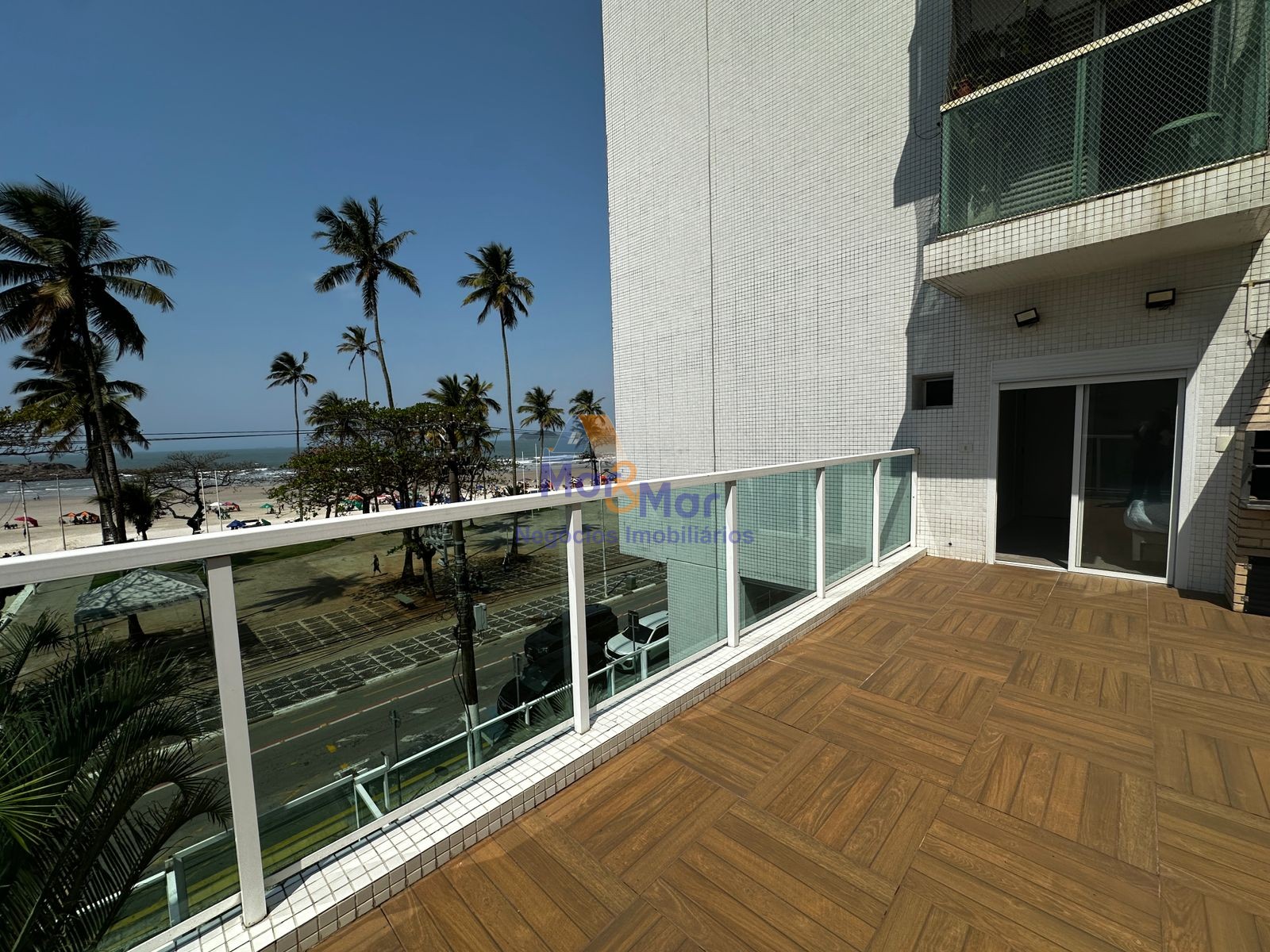 Apartamento Frente ao Mar nas Pitangueiras, Guarujá - SP