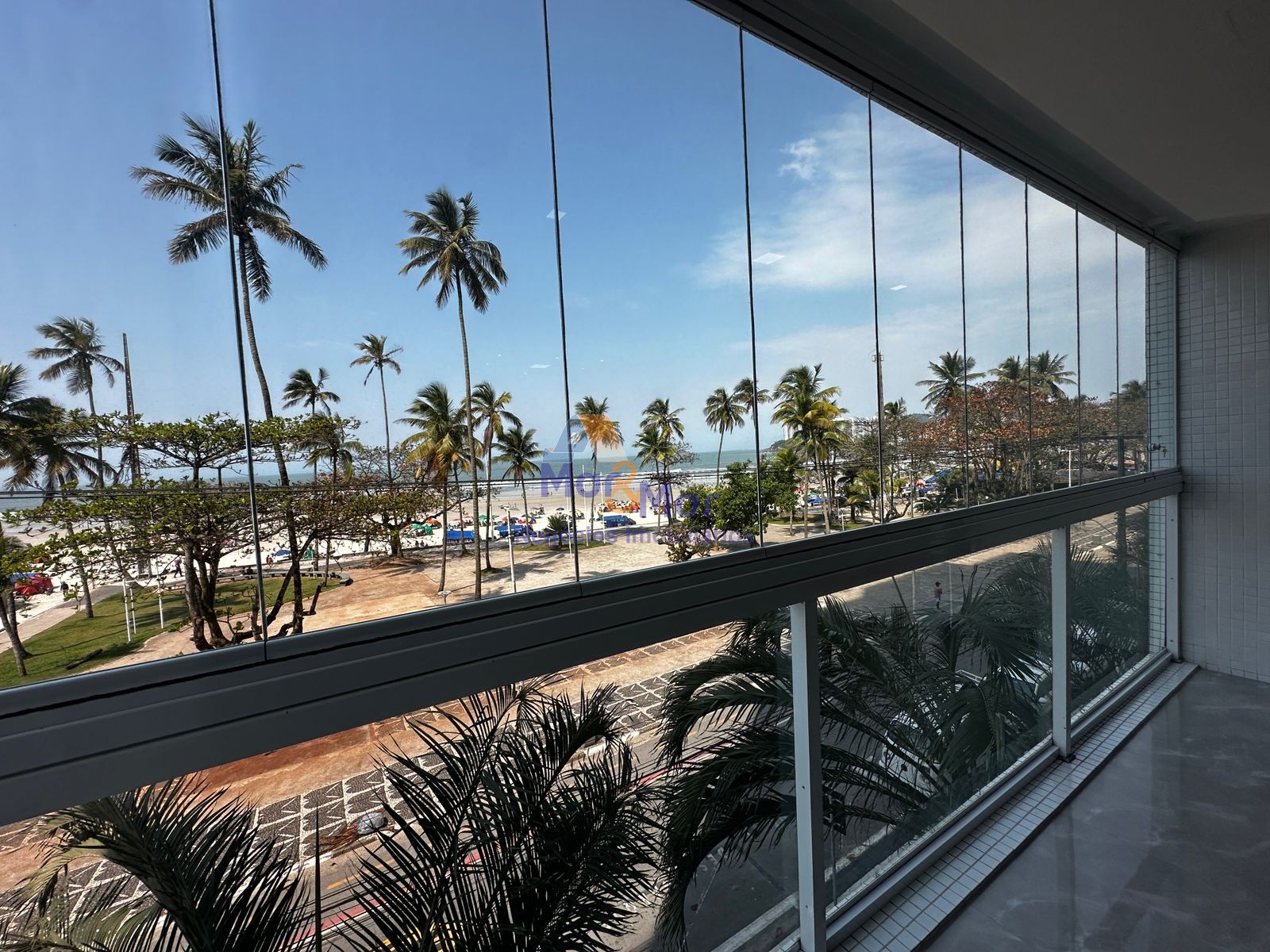 Apartamento Frente ao Mar nas Pitangueiras, Guarujá - SP