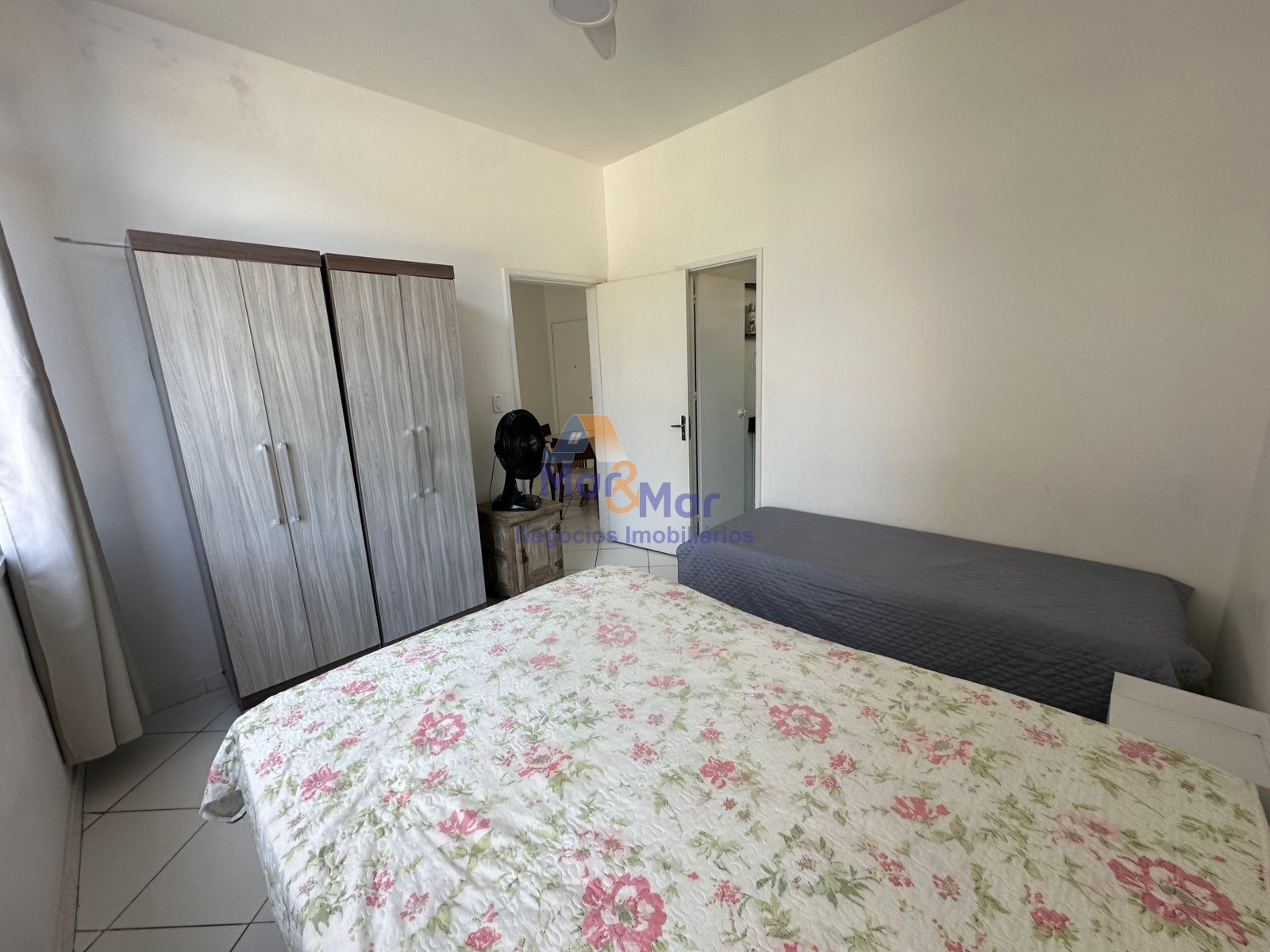 Apartamento na Praia das Pitangueiras, Guarujá - SP