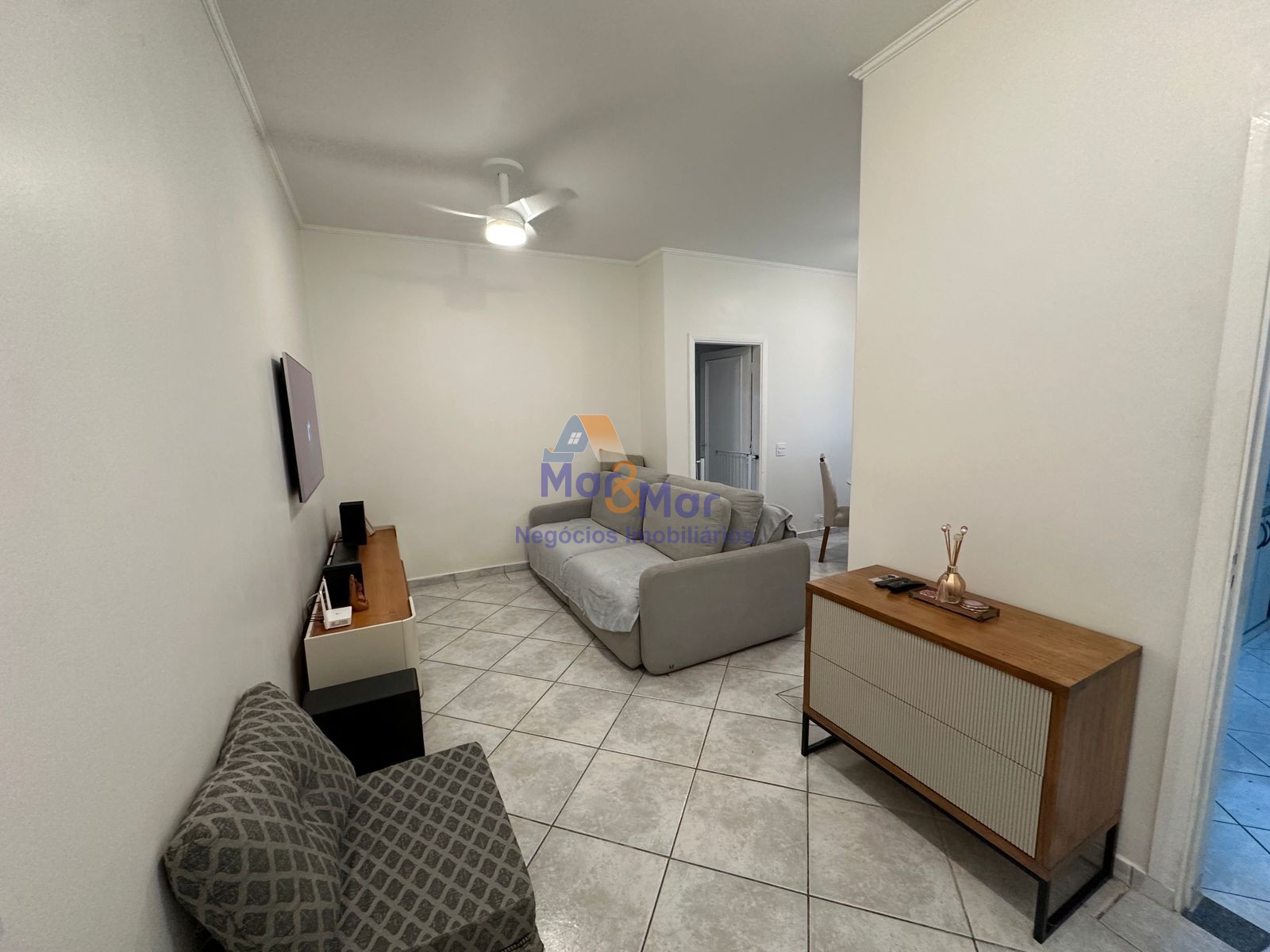 Apartamento na Praia das Pitangueiras, Guarujá - SP
