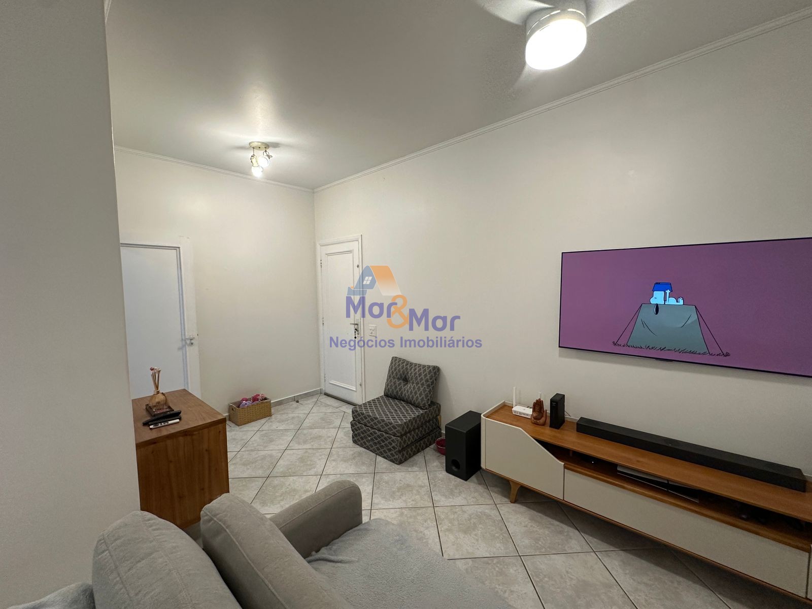 Apartamento na Praia das Pitangueiras, Guarujá - SP