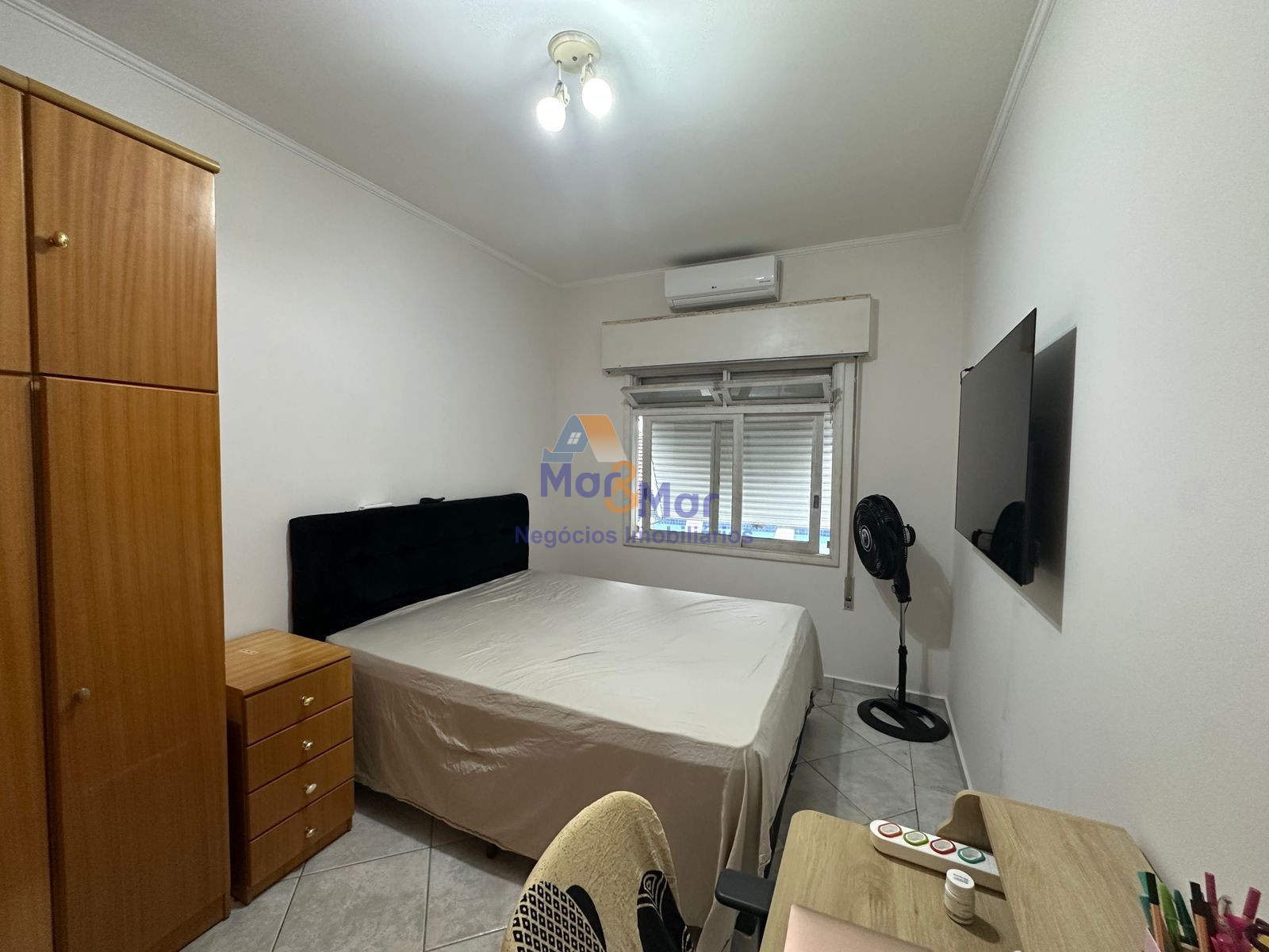 Apartamento na Praia das Pitangueiras, Guarujá - SP