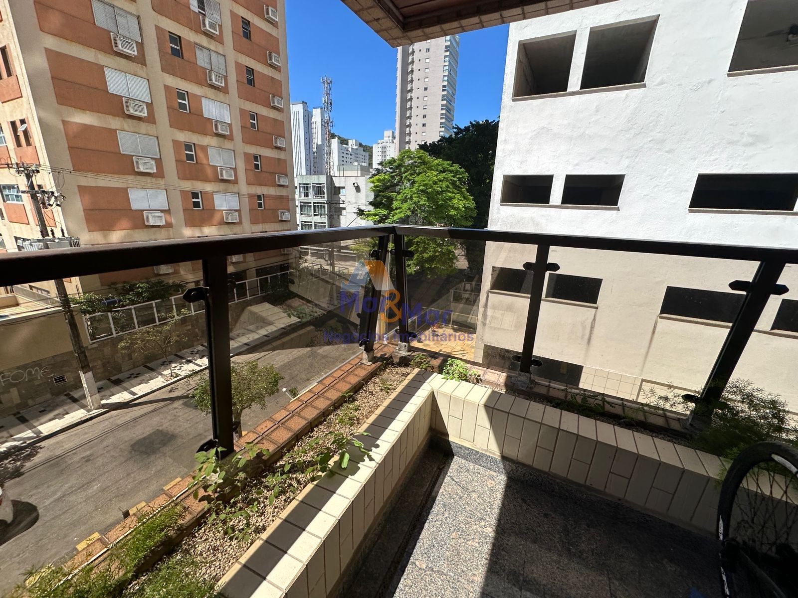 Apartamento na Praia das Pitangueiras, Guarujá - SP