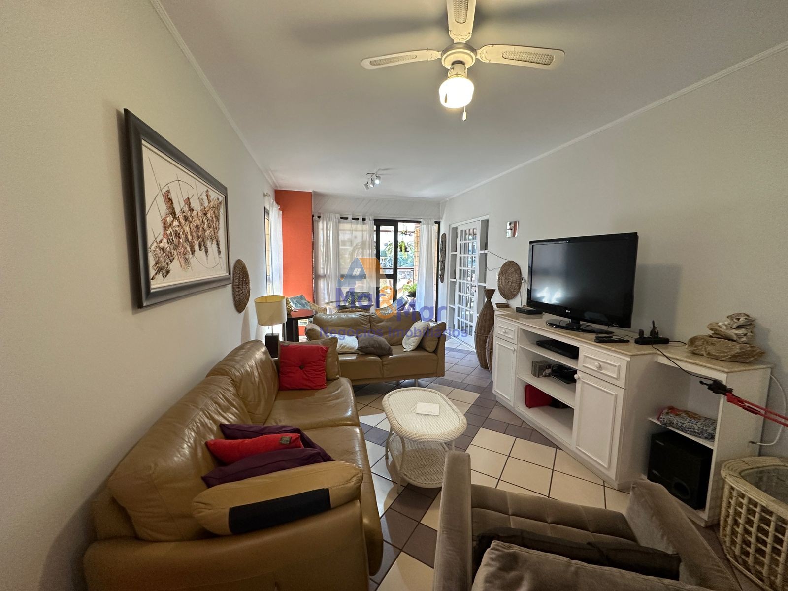 Apartamento na Praia das Pitangueiras, Guarujá - SP