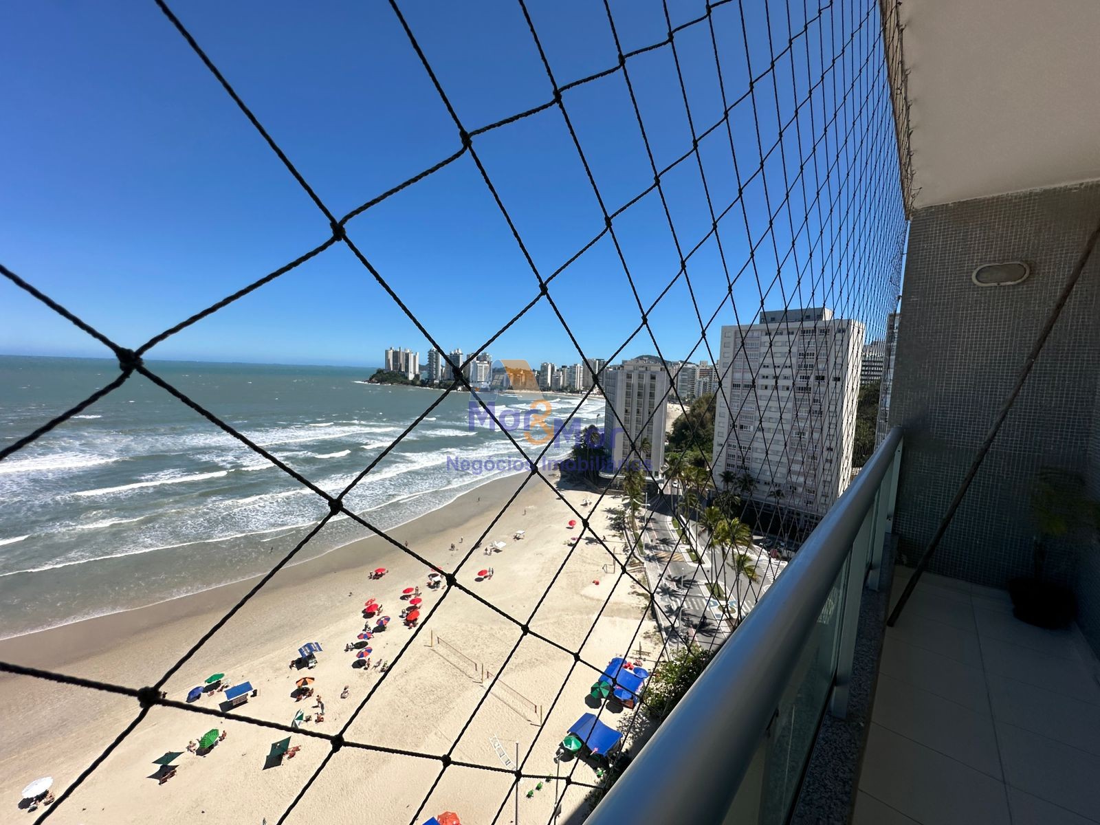 Apartamento Frente ao Mar, Praia Pitangueiras, Guarujá - SP