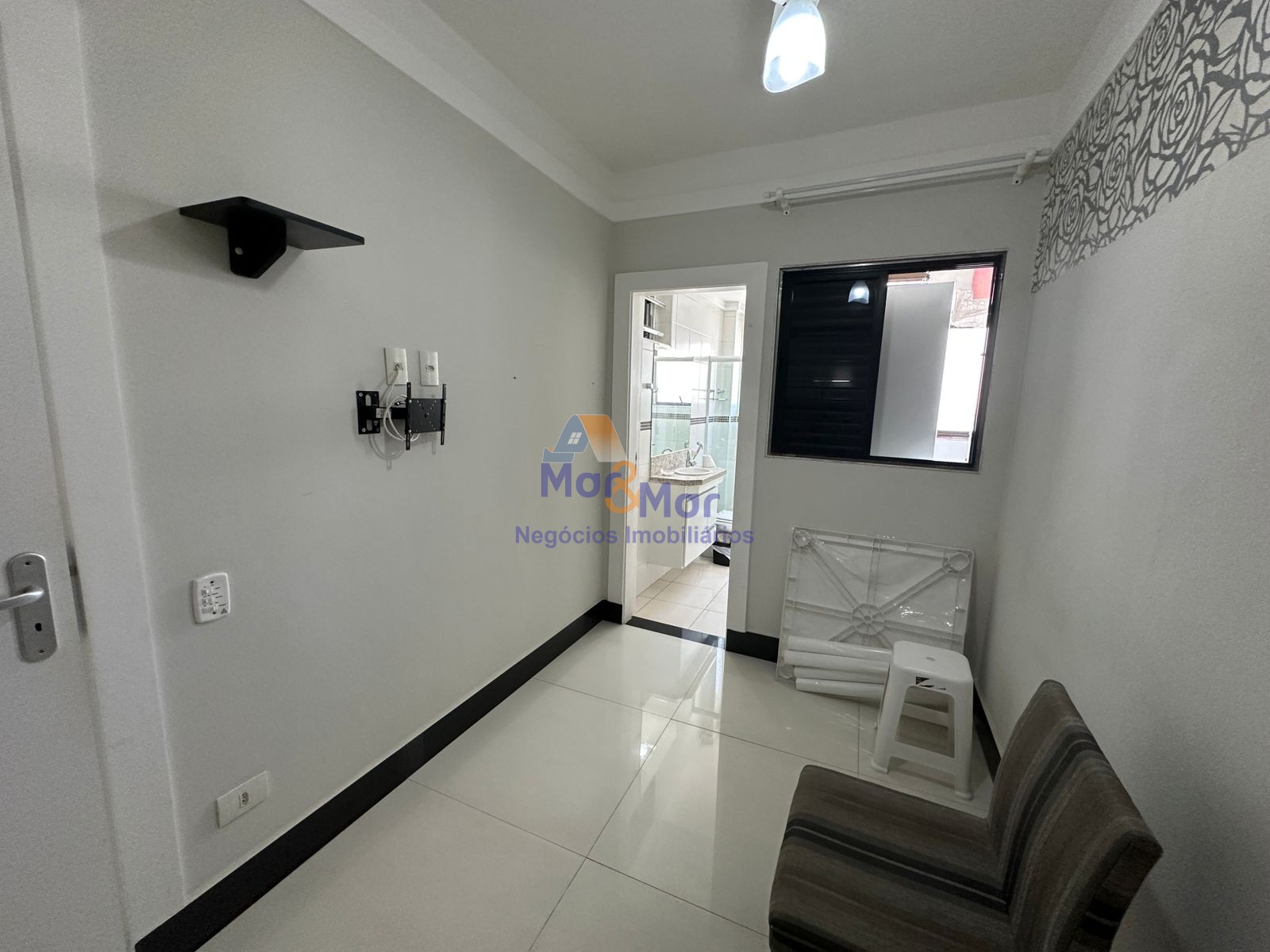Apartamento na Praia das Pitangueiras, Guarujá - SP