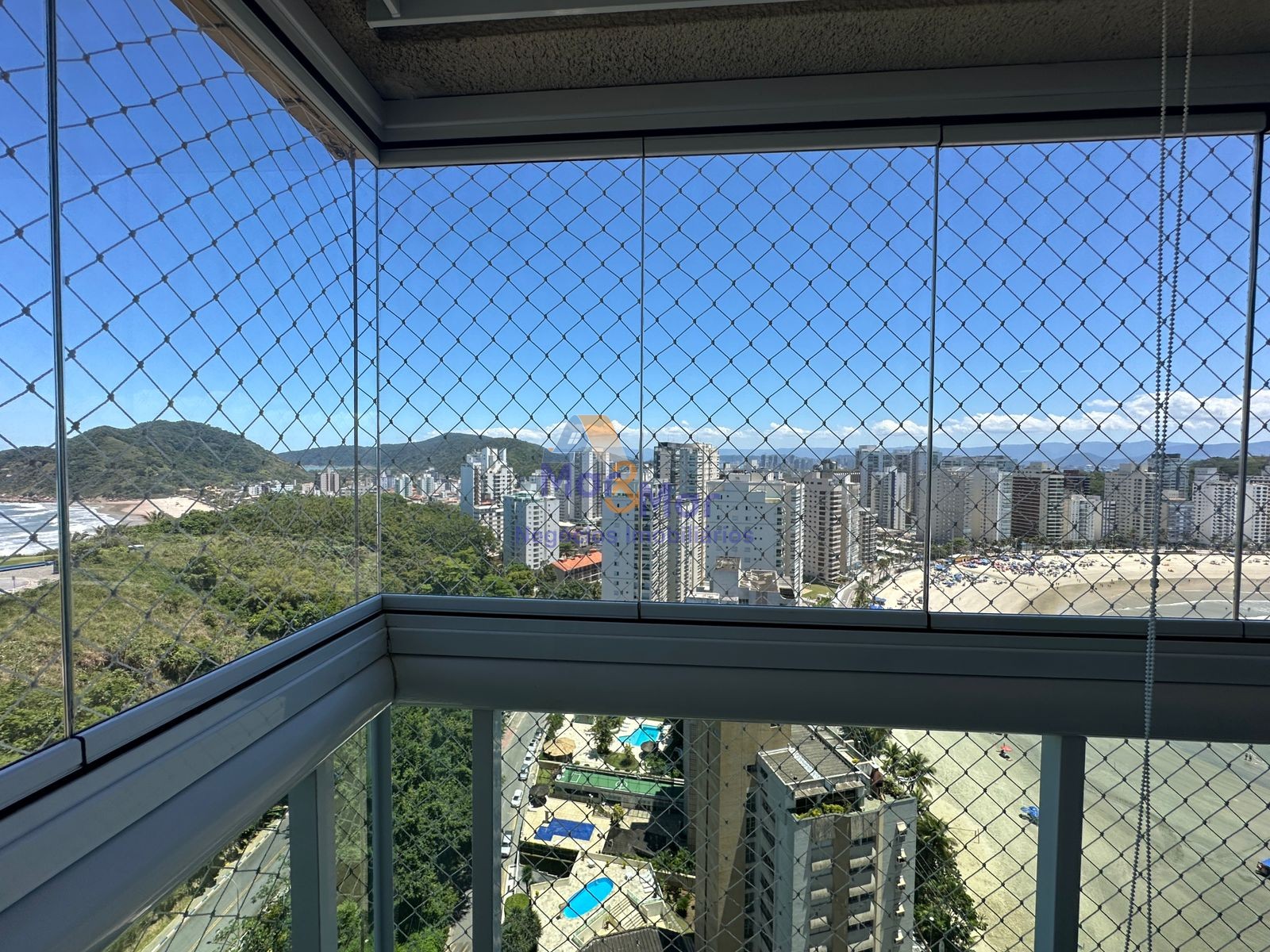 Apartamento na Praia das Astúrias, Guarujá - SP