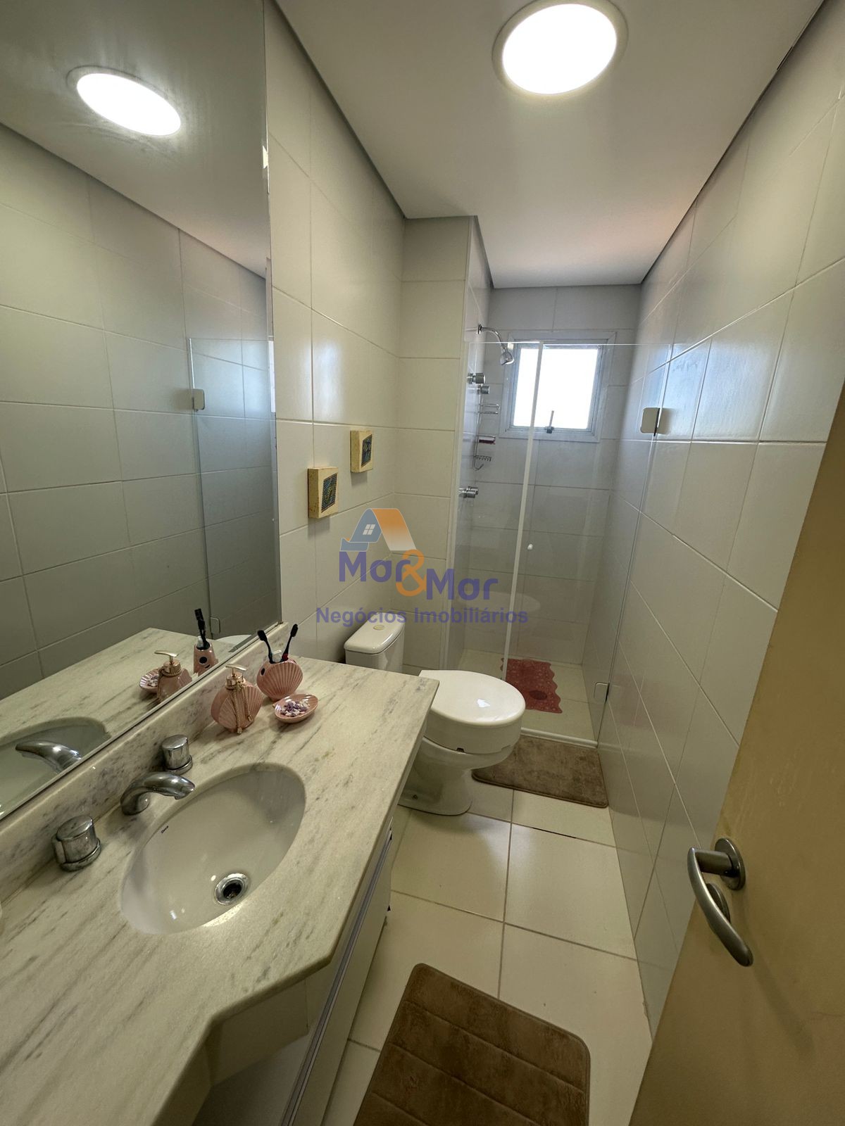 Apartamento na Praia das Astúrias, Guarujá - SP