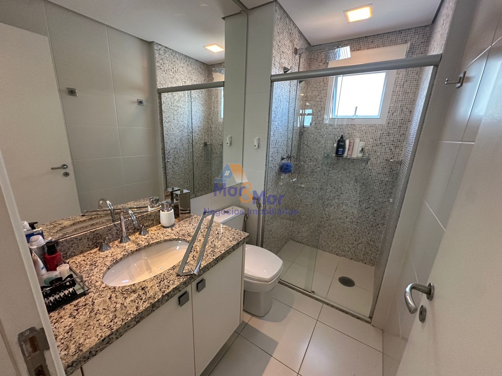 Apartamento Frente ao Mar, Praia da Enseada, Guarujá - SP
