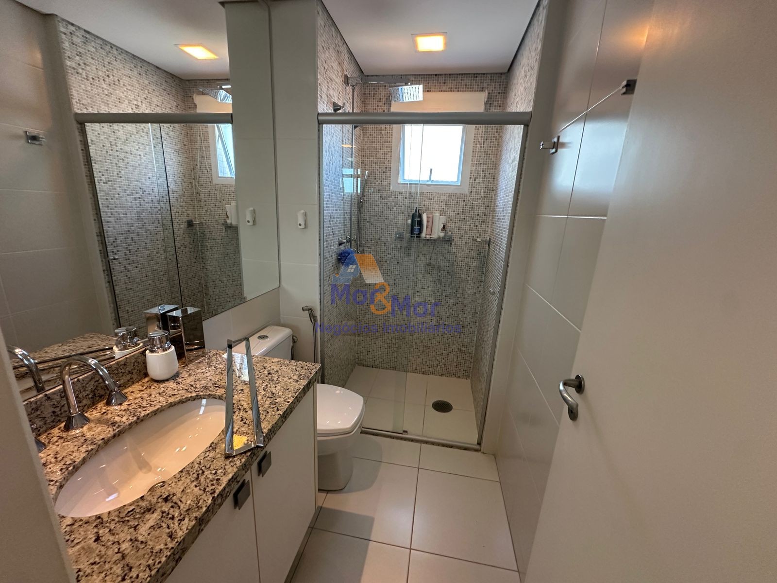 Apartamento Frente ao Mar, Praia da Enseada, Guarujá - SP