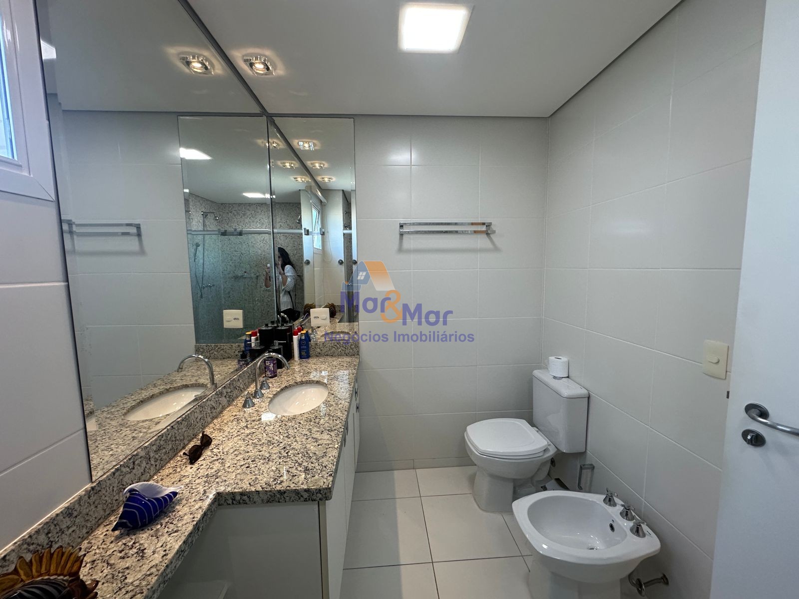 Apartamento Frente ao Mar, Praia da Enseada, Guarujá - SP