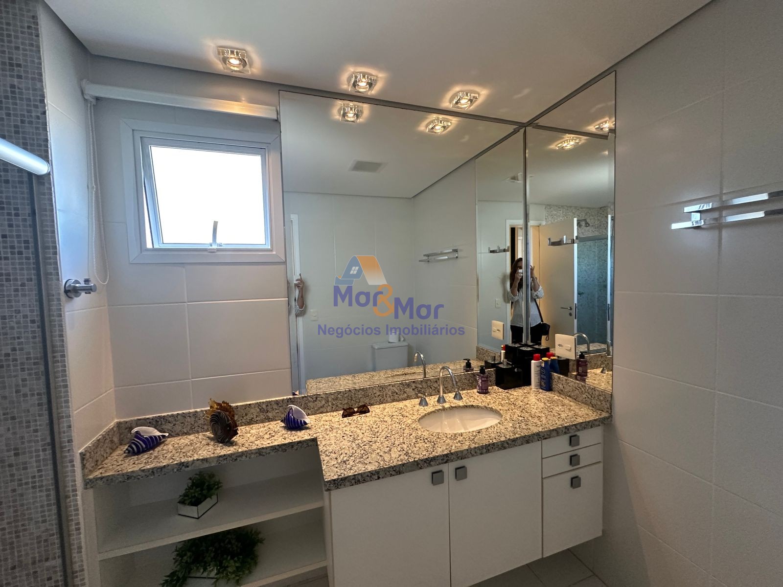 Apartamento Frente ao Mar, Praia da Enseada, Guarujá - SP
