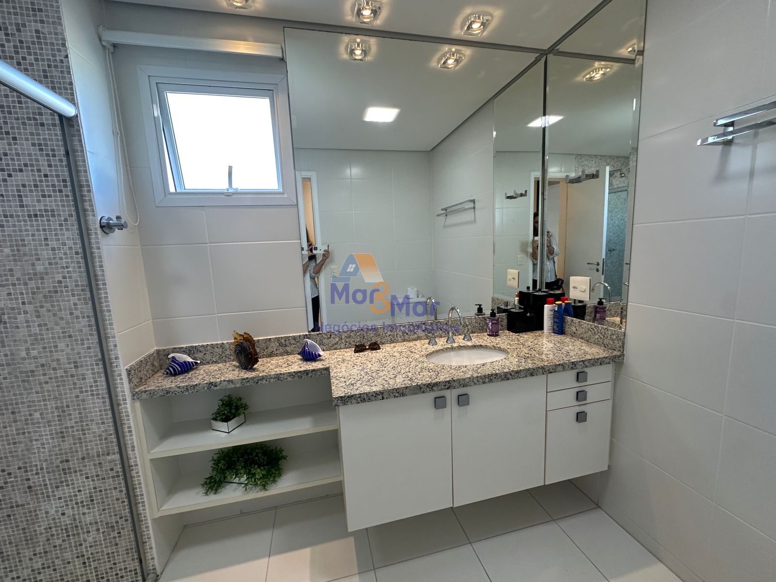 Apartamento Frente ao Mar, Praia da Enseada, Guarujá - SP