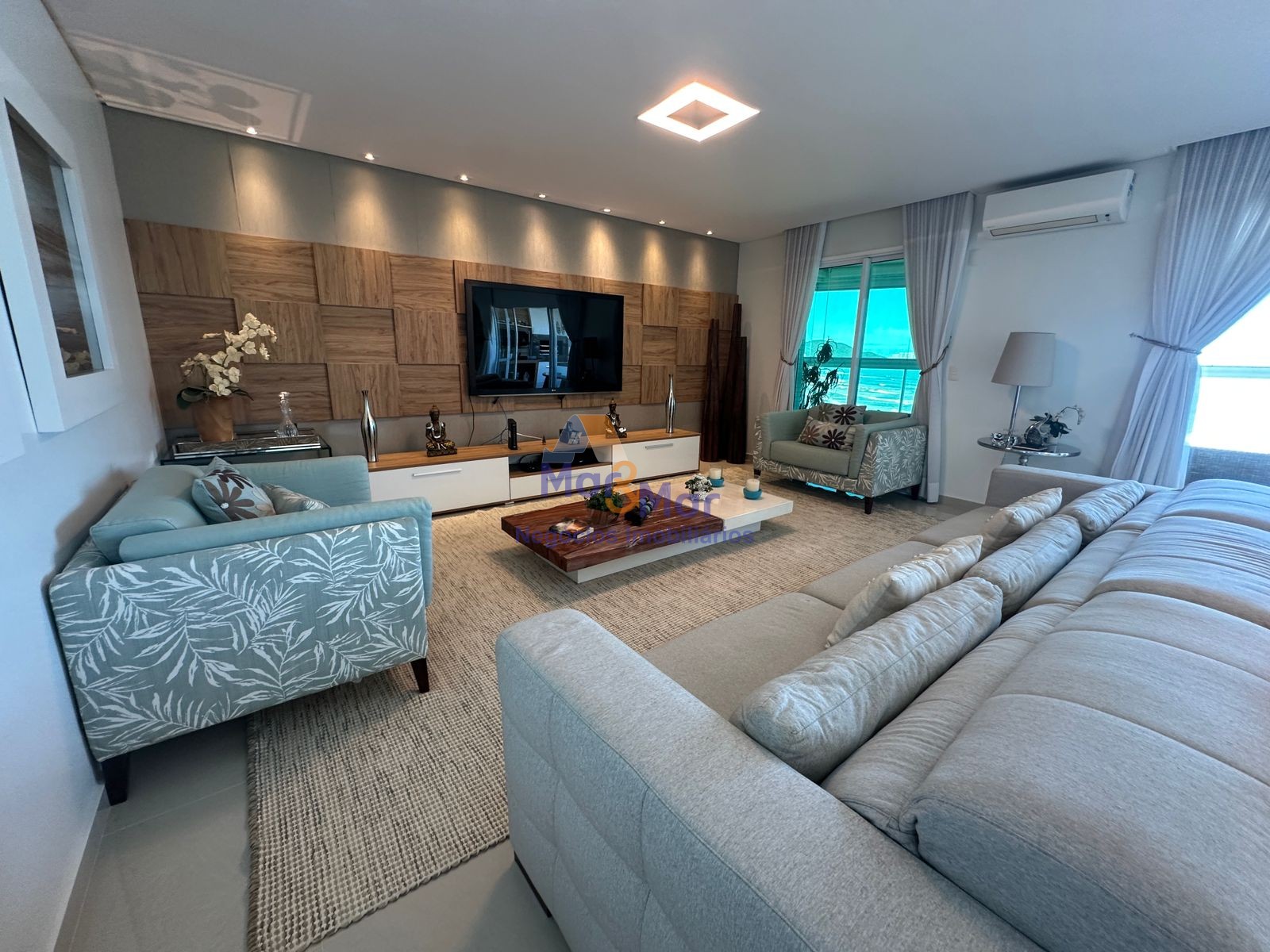 Apartamento Frente ao Mar, Praia da Enseada, Guarujá - SP