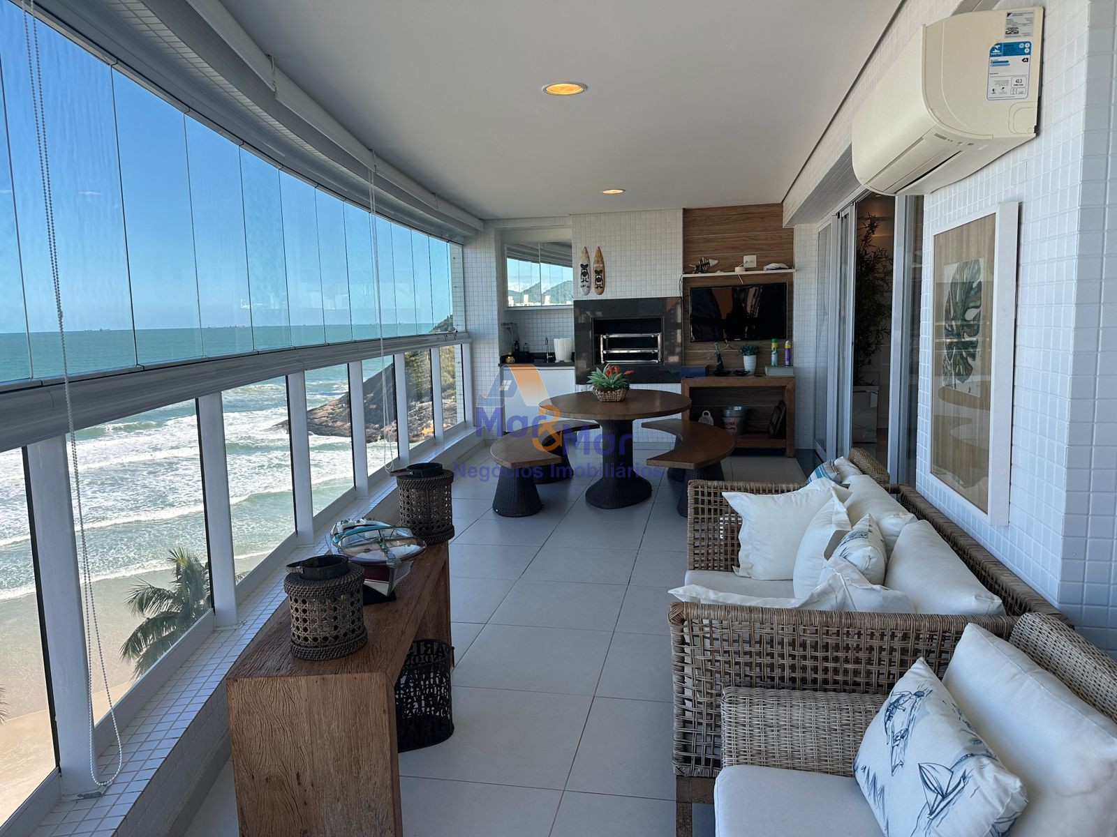 Apartamento Frente ao Mar, Praia da Enseada, Guarujá - SP