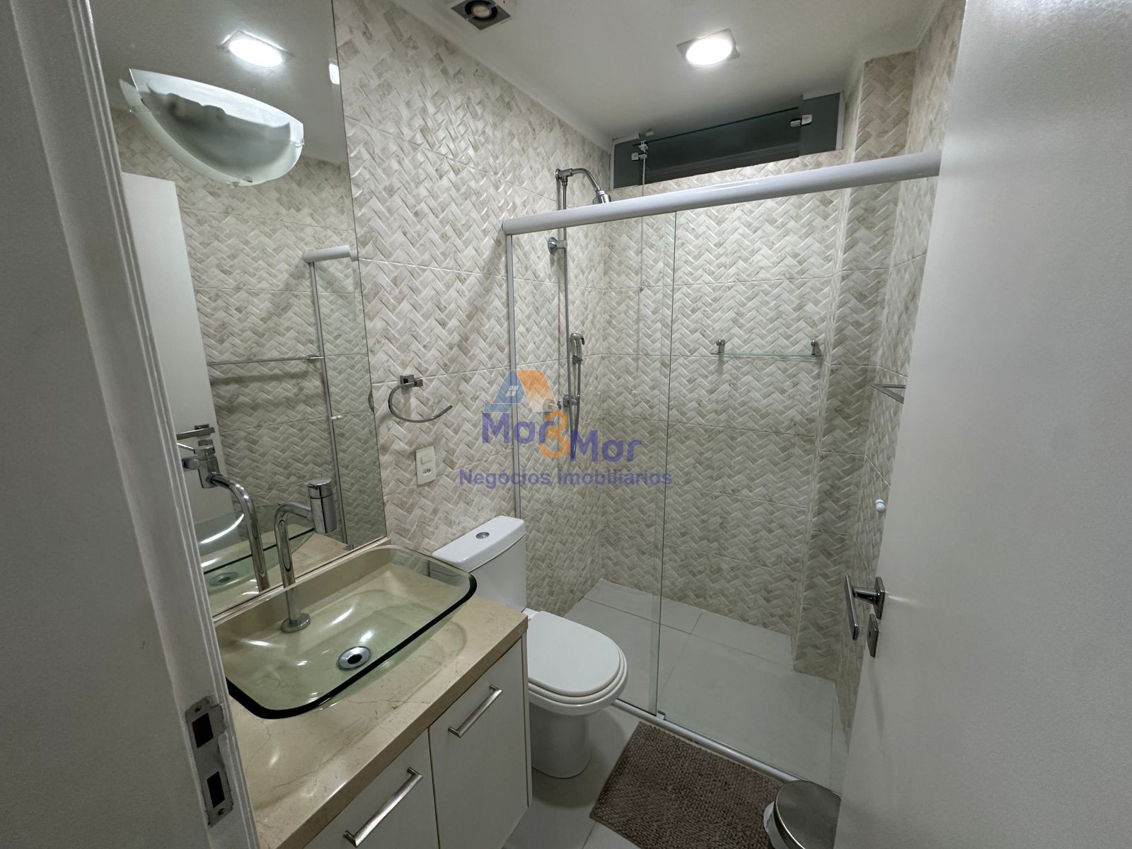 Apartamento Frente ao Mar nas Pitangueiras, Guarujá - SP