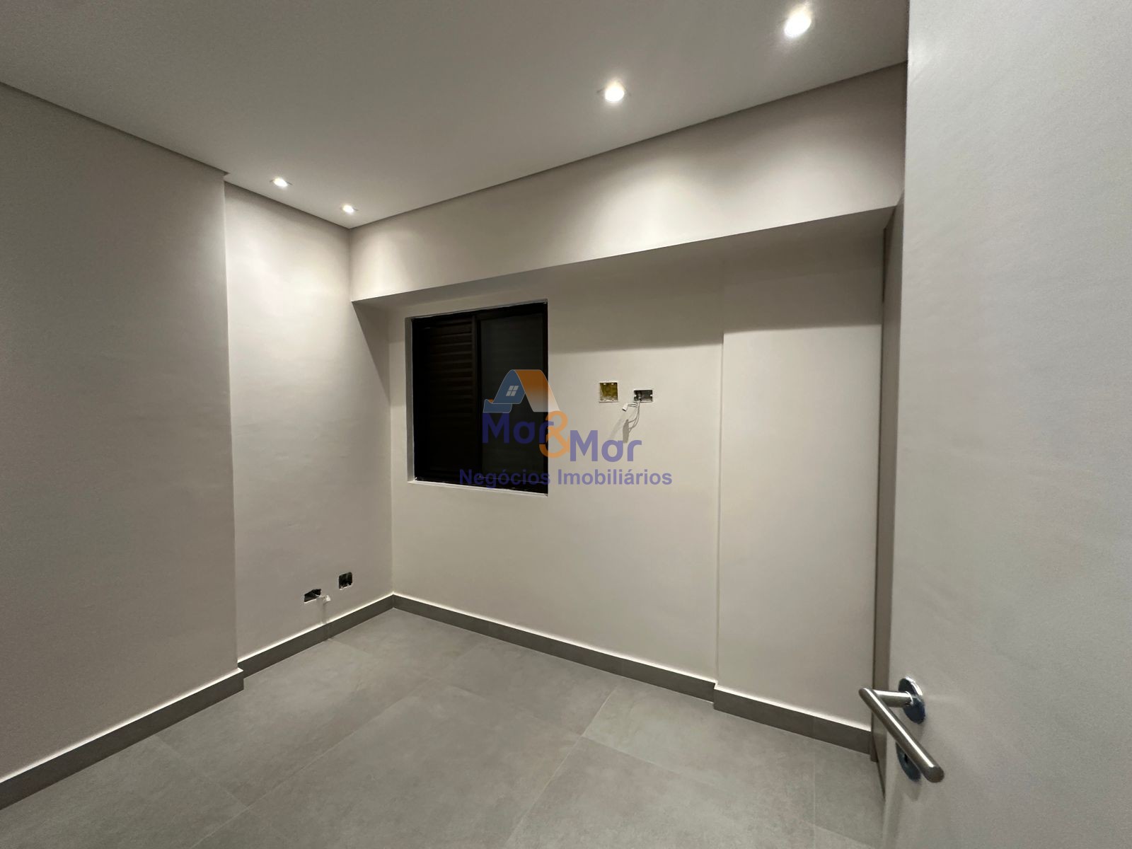 Apartamento na Praia da Enseada, Guarujá - SP