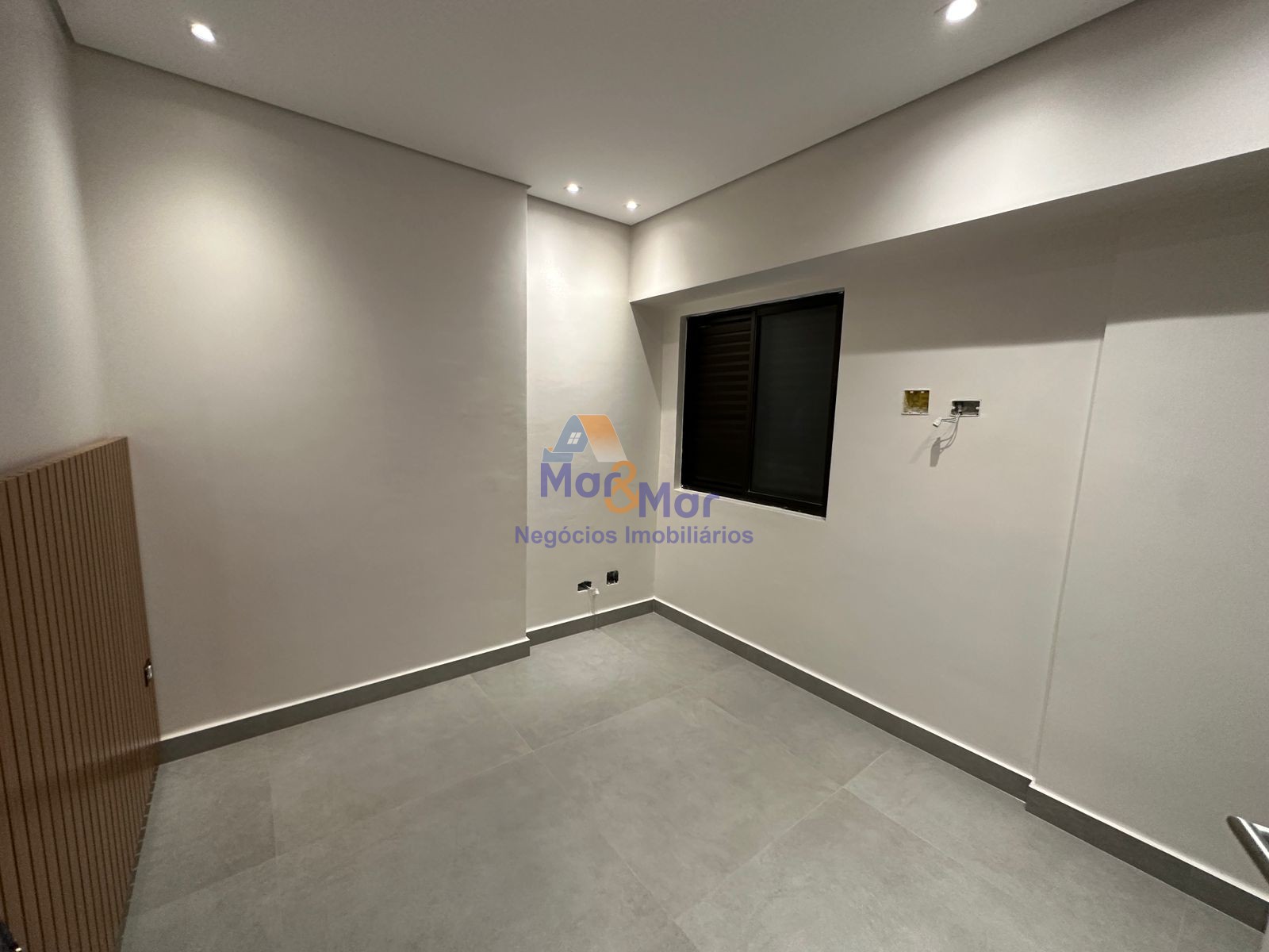 Apartamento na Praia da Enseada, Guarujá - SP
