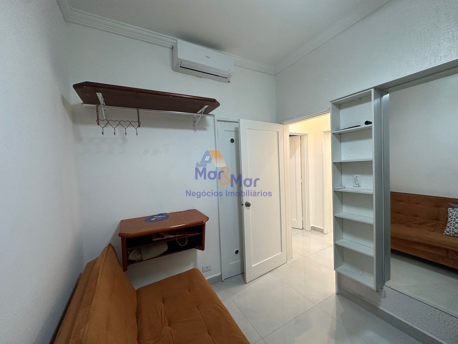 Apartamento na Praia das Pitangueiras, Guarujá - SP
