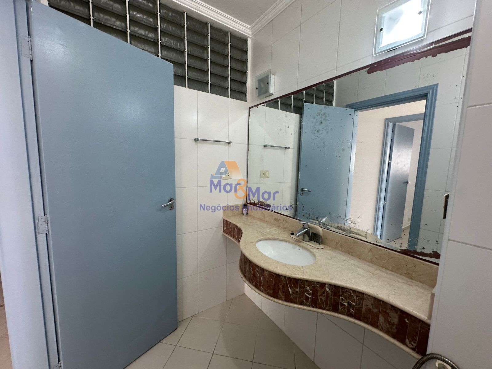 Apartamento Frente ao Mar, Pitangueiras, Guarujá - SP