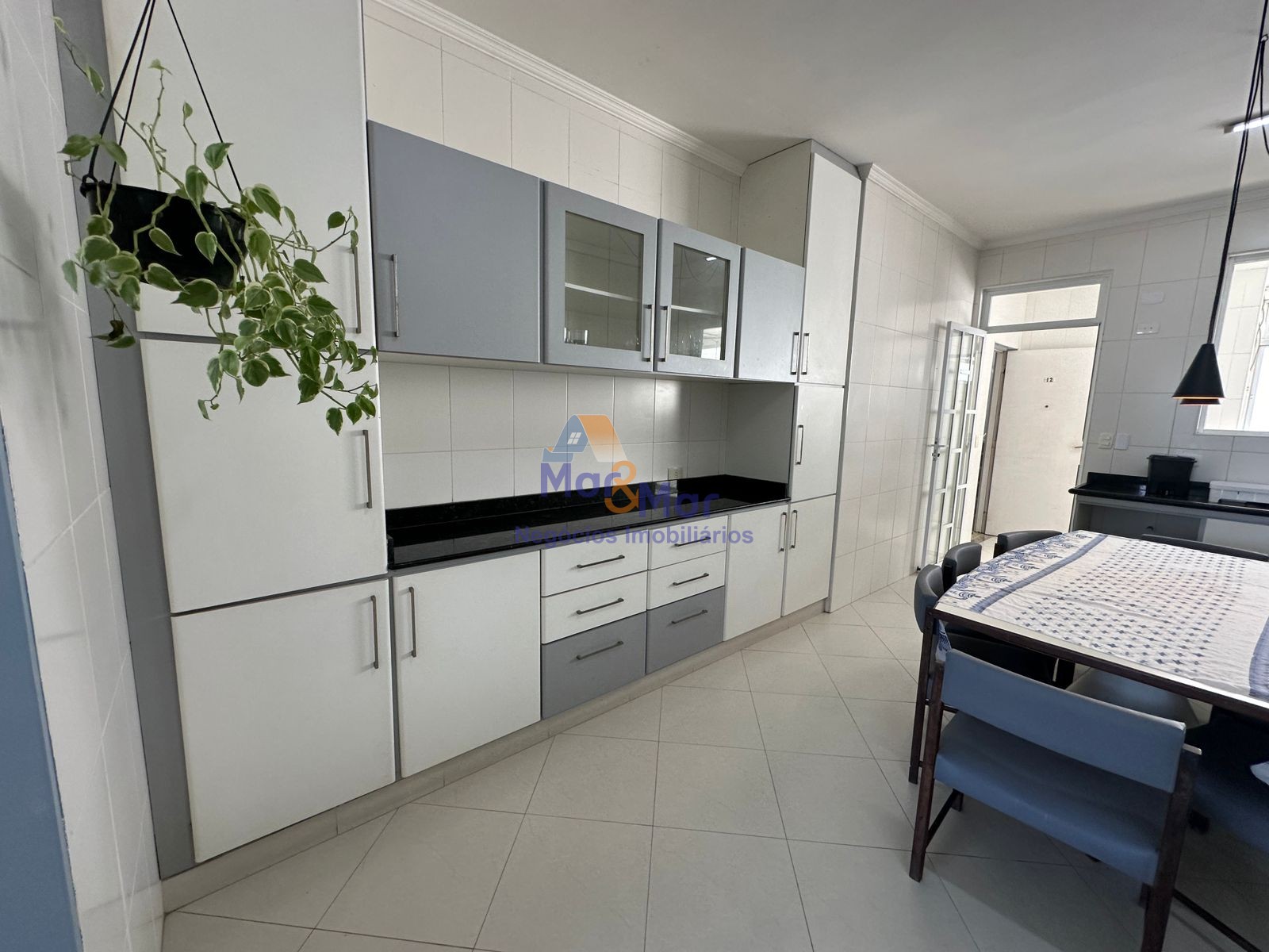 Apartamento Frente ao Mar, Pitangueiras, Guarujá - SP