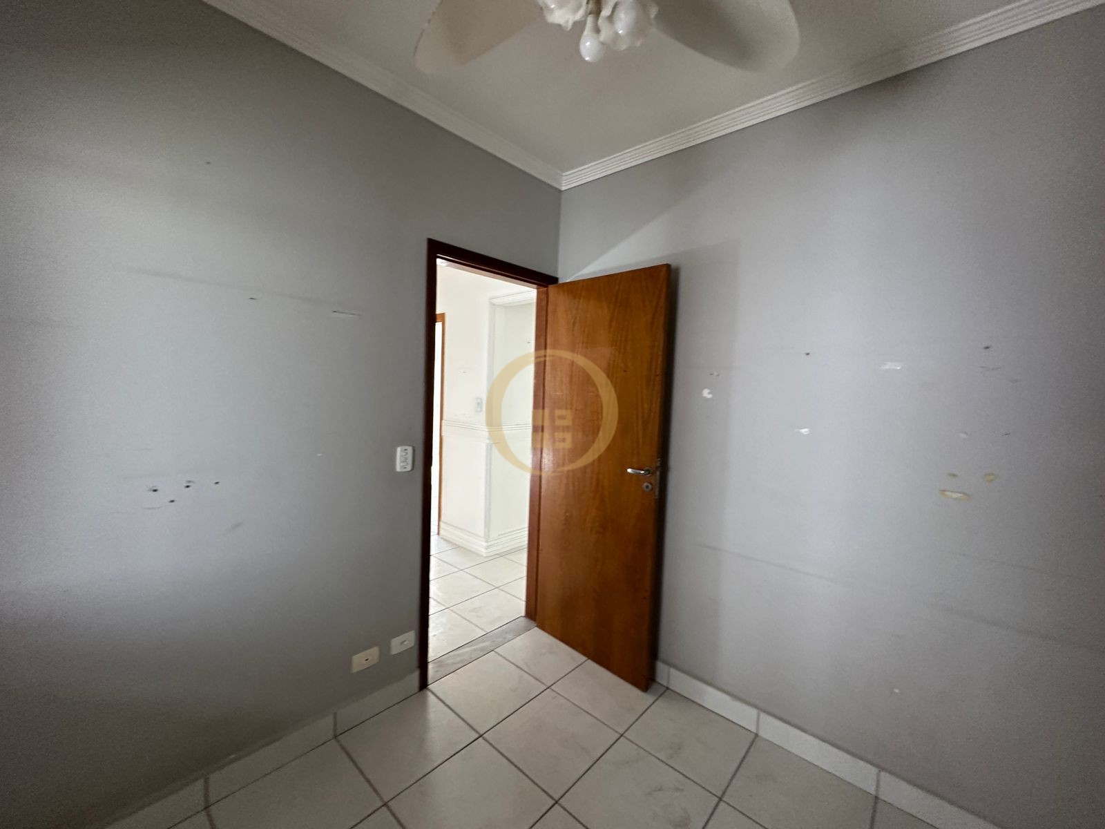 Apartamento à 50 Metros da Praia da Pitangueiras, Guarujá-SP