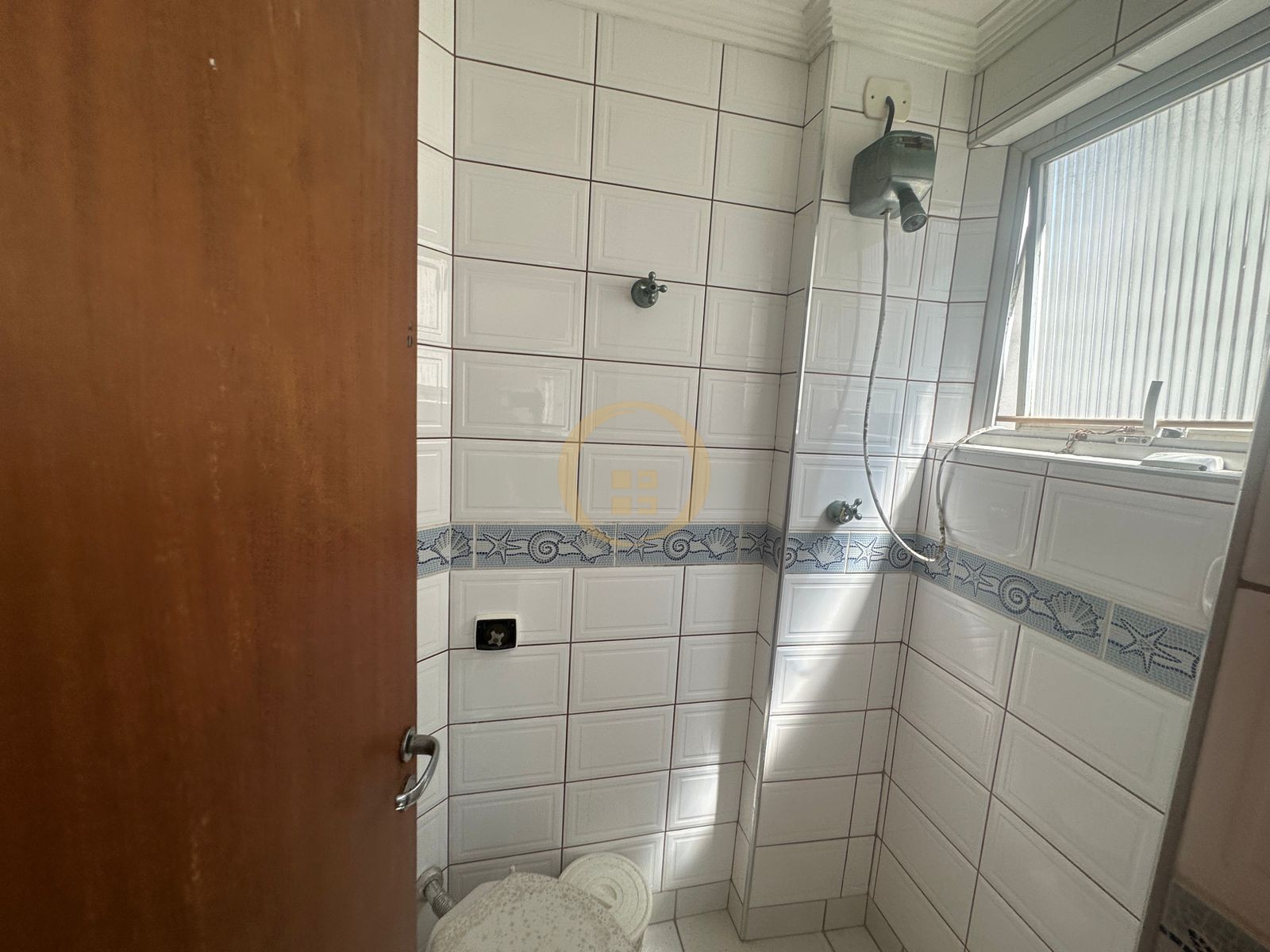 Apartamento à 50 Metros da Praia da Pitangueiras, Guarujá-SP