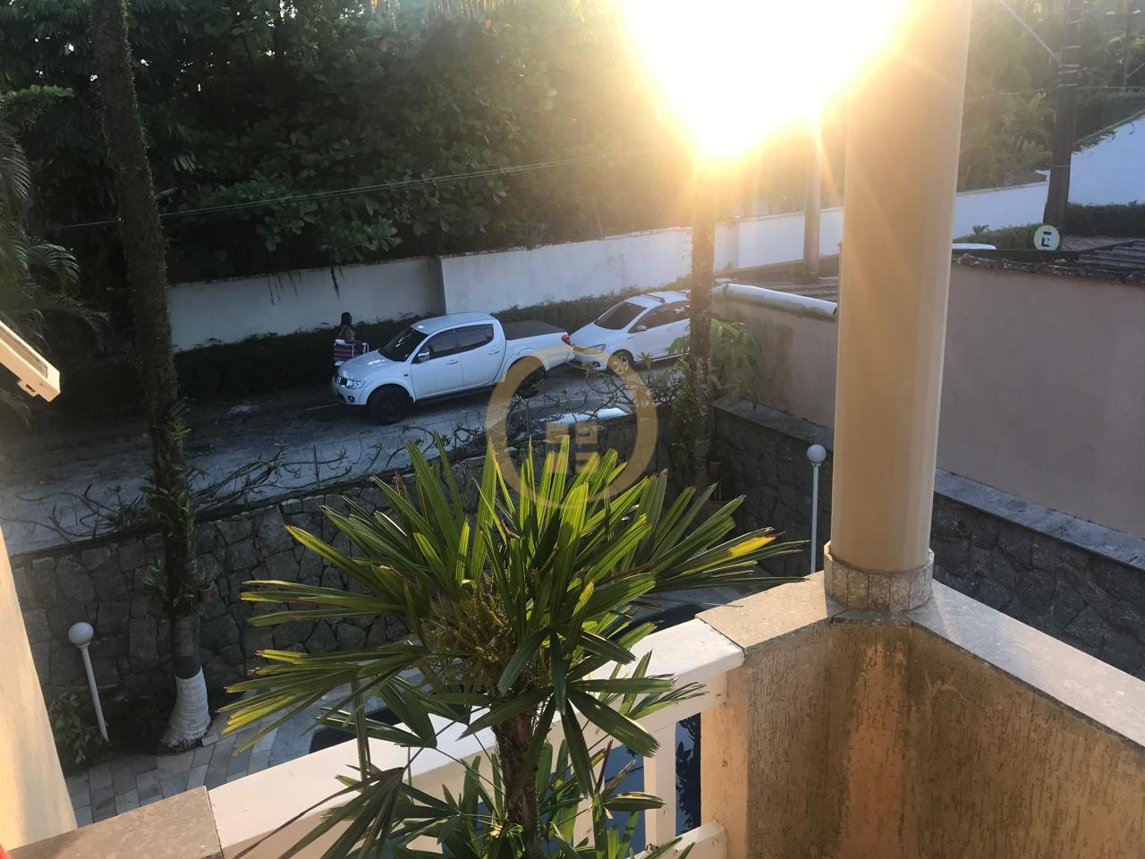 Apartamento-6-dormitorios-Guaiúba