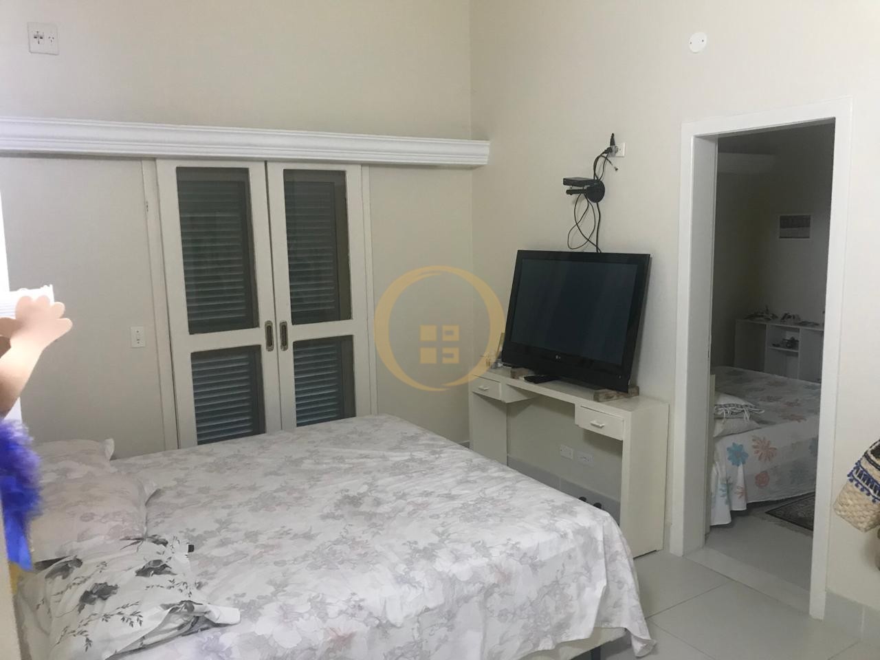 Apartamento-6-dormitorios-Guaiúba