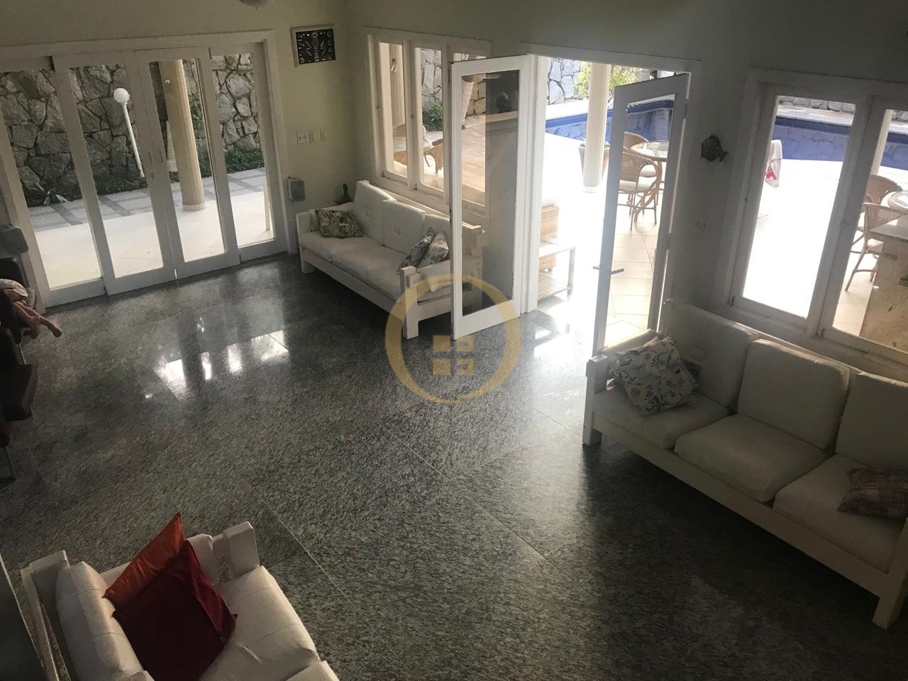 Apartamento-6-dormitorios-Guaiúba