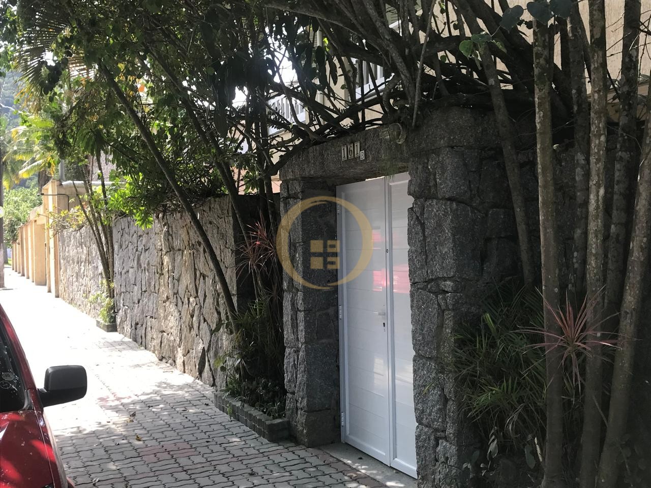 Apartamento-6-dormitorios-Guaiúba