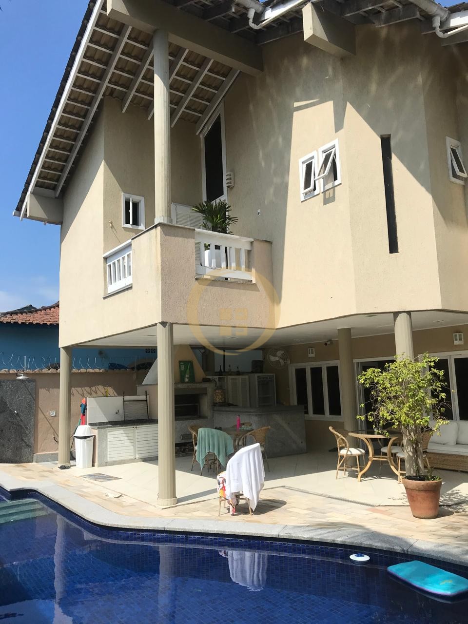 Apartamento-6-dormitorios-Guaiúba